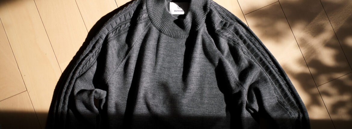RIVORA / リヴォラ (2023 秋冬 展示会) 愛知 名古屋 Alto e Diritto altoediritto アルトエデリット SIDE CABLE Mock Neck Pull Over Black Gray Khaki 18G Wool Silk Crew Neck Pull Over Blue Red Yellow Black 18G Wool Silk Turtle Neck Pull Over Blue Red Yellow Black Wool Knit hoodie Black White Wool Knit Full Zip Parka Black