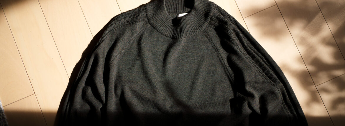 RIVORA / リヴォラ (2023 秋冬 展示会) 愛知 名古屋 Alto e Diritto altoediritto アルトエデリット SIDE CABLE Mock Neck Pull Over Black Gray Khaki 18G Wool Silk Crew Neck Pull Over Blue Red Yellow Black 18G Wool Silk Turtle Neck Pull Over Blue Red Yellow Black Wool Knit hoodie Black White Wool Knit Full Zip Parka Black