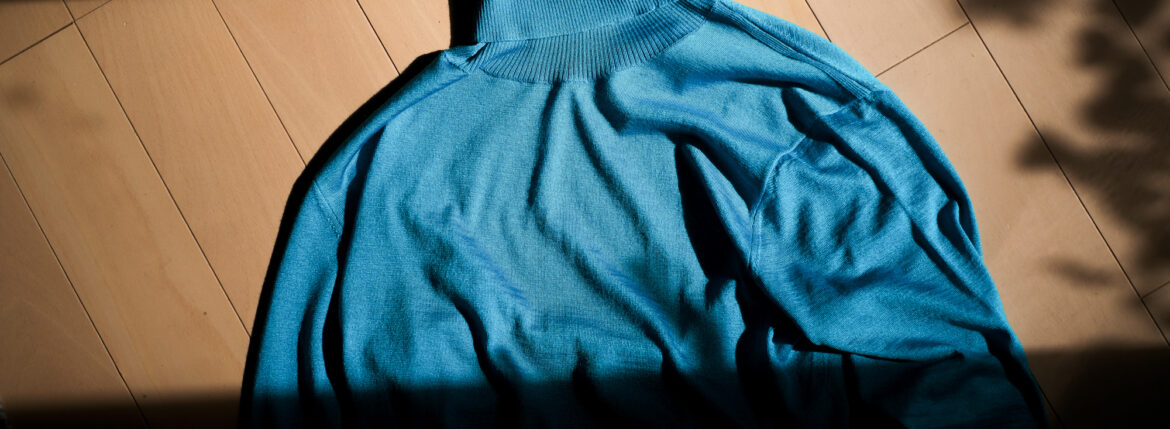 RIVORA(リヴォラ) R28-MKT005 18G Wool Silk Turtle Neck Pull Over Blue (050・ブルー) 2023秋冬 【ご予約受付中】のイメージ