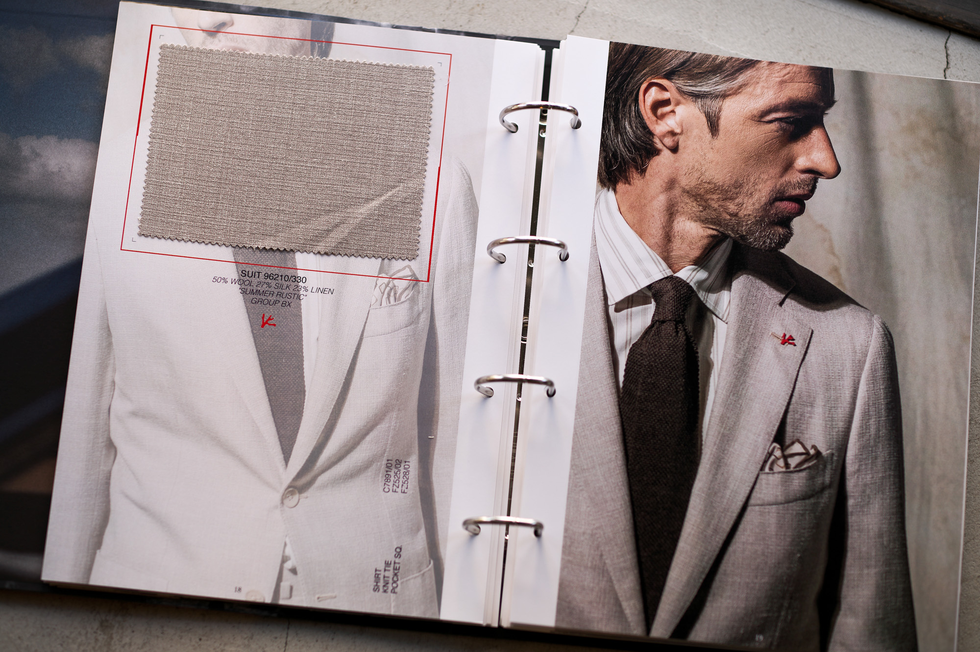 ISAIA "SUMMER RUSTIC" 50％WOOL,27％SILK,23％LINEN BEIGE 【2023SS LOOK BOOK】【MADE TO MEASURE】【2023春夏 オーダー会 2023.3.25(sat)～2023.3.26(sun)】 イザイア ウールシルクリネン ベージュ ジャケット 愛知 名古屋 Alto e Diritto altoediritto アルトエデリット ジャケット チェックジャケット