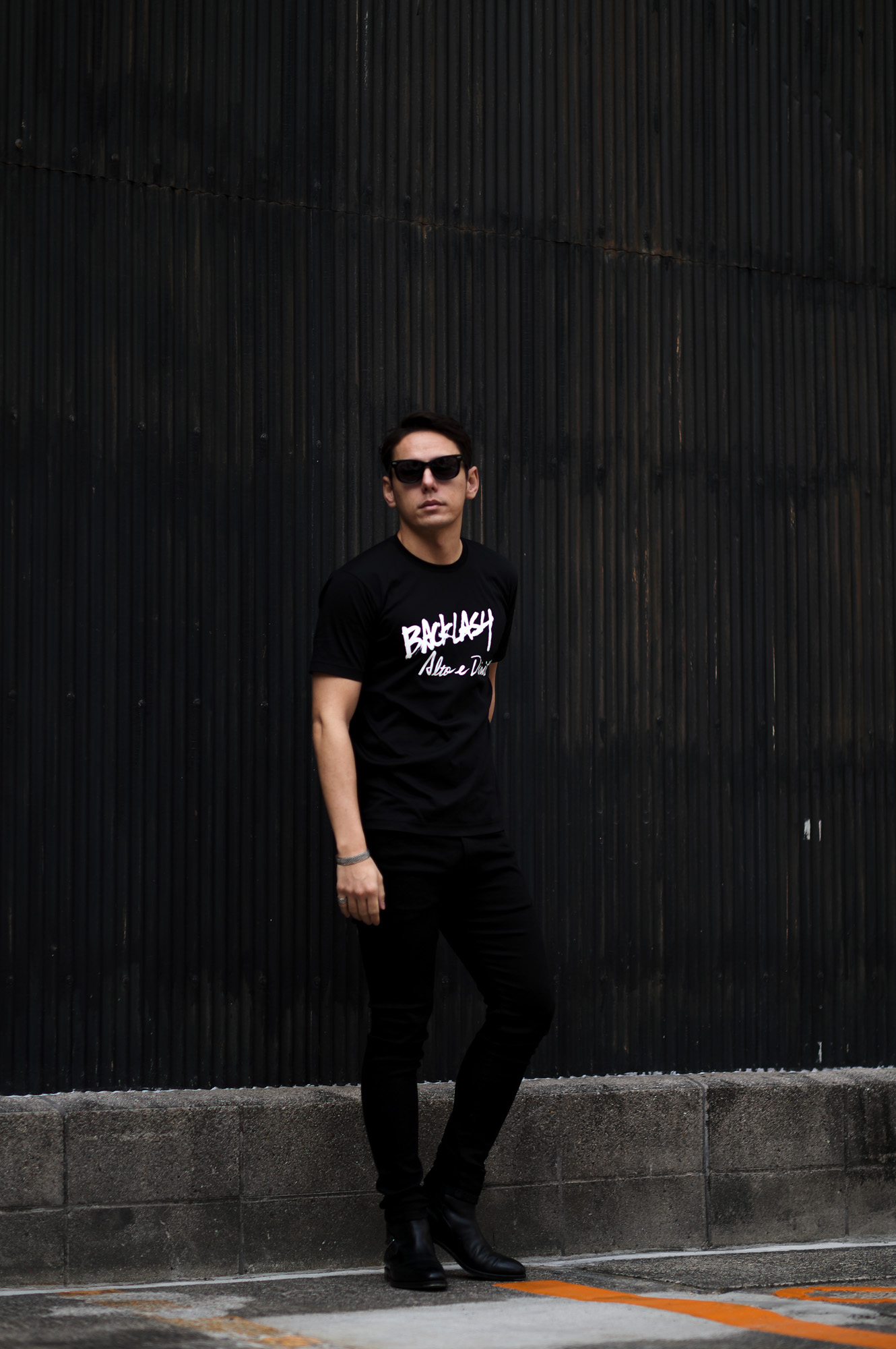 ISAMU KATAYAMA BACKLASH × Alto e Diritto (イサムカタヤマ バックラッシュ × アルト エ デリット) Crew Neck T-shirt ロゴプリントTシャツ BLACK (ブラック) MADE IN JAPAN (日本製) 2023 alto e diritto altoediritto アルトエデリット 愛知 名古屋