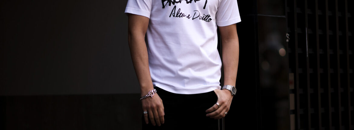 ISAMU KATAYAMA BACKLASH × Alto e Diritto (イサムカタヤマ バックラッシュ × アルト エ デリット) Crew Neck T-shirt ロゴプリントTシャツ WHITE (ホワイト) MADE IN JAPAN (日本製) 2023 alto e diritto altoediritto アルトエデリット 愛知 名古屋