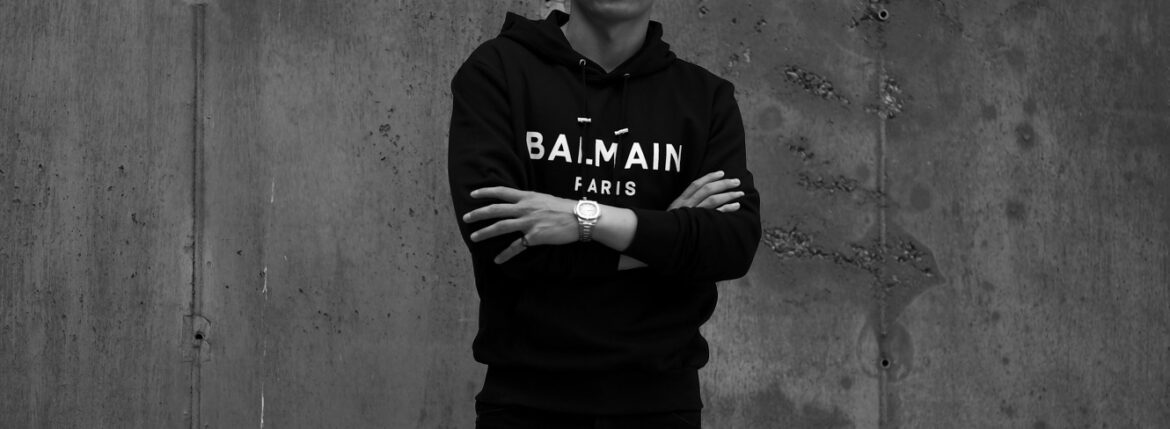 BALMAIN “PRINTED HOODIE” LOGO PRINT NOIR 2023SSのイメージ