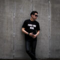 FIXER (フィクサー) FTS-05 FIXER ARE HERE プリントTシャツ BLACK (ブラック)  【ご予約受付中】【2023.9.25(Mon)～2023.10.08(Sun)】のイメージ