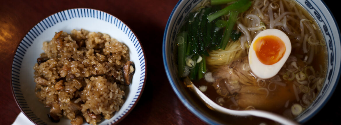 中華風家庭料理 ふーみん (表参道/中華料理)　〒107-0062 東京都港区南青山５丁目７−１７ 03-3498-4466　表参道・青山エリアの南青山の中華料理店、中華風家庭料理 ふーみんのオフィシャルページです　CHACOあまみや　千駄ヶ谷の有名なステーキ屋「CHACOあめみや」 炭焼きステーキ 〒151-0051 東京都渋谷区千駄ケ谷１丁目７−１２ 03-3402-6066 http://chacoamemiya.com/sp/ １９７９年（昭和５４年）に開店してから当時のままの姿の店内は重みを感じる。　（お客様からは「昭和の香りがする・・」と言われます）真っ白だった壁も年月を感じさせる趣がある。店内に入るとまず目に入るのが、大きな炭焼きの竈。営業当時からの肉の旨みを沢山吸い込んでいるかも・・・。１９７９年（昭和５４年）に開店してから当時のままの姿の店内は重みを感じる。　（お客様からは「昭和の香りがする・・」と言われます）真っ白だった壁も年月を感じさせる趣がある。店内に入るとまず目に入るのが、大きな炭焼きの竈。営業当時からの肉の旨みを沢山吸い込んでいるかも・・・。炭で焼かれたステーキのお皿は鉄板ではなく鋳物です。牛肉は融点が高いため冷めやすい鉄板ではすぐに肉が固くなってしまいます。チャコのお皿は長い時間温かいので柔らかい牛肉をゆっくりご賞味いただけます。ワイン片手に語らいながら心安らぐ美味しい時間をお過ごしください。LA BISBOCCIA　ラ・ビスボッチャ/LA BISBOCCIA (広尾/イタリアン) RISTORANTE LA BISBOCCIA 〒150-0013 東京都渋谷区恵比寿2-36-13 広尾MTRビル1F "イタリア政府公認レストラン"として選ばれた本格的イタリアン。スタッフもイタリア人が中心で、イタリアにいる気分になれそうな空間。 https://labisboccia.tokyo/ 愛知 名古屋 Vineria Cassini ヴィネリア カッシーニ 東別院 イタリアン 愛知県名古屋市中区伊勢山1-9-13 伊勢山ハイツ1F #1F Iseyamahaitsu, 1-9-13 Iseyama Naka-ku, Nagoya-shi, Aichi-ken 460-0026, Japan イタリアを旅するような気分で楽しむ郷土料理と様々なワイン "Vineria(ヴィネリア)とは、イタリア語でVino(ワイン)＋Osteria(食堂)を足した造語です。 イタリアの郷土料理とその土地で造られた様々なワインをイタリアを旅するような気分でお楽しみいただけます。 「イタリア現地の味」を目指した素材を生かすストレートかつ伝統的なイタリア料理をアラカルトもしくはコースでお楽しみください。 約200種類のイタリアワインの中から、ソムリエがベストなワインを選びます。お料理やお好みに合わせたグラスワインやワインコースもご用意しております。"2021年10月15日 煖 MEI メイ イタリアン 国際センター 名古屋市西区那古野1-23-2 四間道糸重3 mei-nagoya.com shikemichi サンタキアラ Santa Chiara コース 18時一斉スタート きのこ キノコ 森内敬子　モーゼ十戒　ナナツモリピノノワール 2016 pinot noir ドメーヌタカヒコ 曽我貴彦 北海道余市郡余市町登町1395 ワイン名古屋市東区徳川町　天然キノコ MEI 那古野 ネコ 猫　にゃんこ 愛知 名古屋 Alto e Diritto altoediritto アルトエデリット カウンター7席 えごま　味噌カツ ミソカツ みそかつ とんかつ 東別院 〒460-0021 愛知県名古屋市中区平和2丁目16-15 052-323-0963 鶴舞線のガード下にあるトンカツの美味しいお店 みそかつ えごま　和食 美奈登 ミナト 老舗焼肉店 神宮前/焼肉 レトロ モクモク 味噌ダレ とんちゃん 熱田 ホルモン ヤキニク とんねるず ペレ きたなシュラン 懐かし 名鉄堀田駅から徒歩20分 瑞穂区 〒467-0879 愛知県名古屋市瑞穂区平郷町2-6-2 LA VAGABONDE ラ・ヴァガボンド フレンチ フランス料理 鶴舞 ラヴァカボンド chef ryousuke iwamoto 岩本龍介 予約のとれないフレンチ 名店 美食家 放浪者 旅人 愛知県名古屋市中区千代田2丁目14-24 キャノンピア鶴舞 1F 愛知 名古屋 Alto e Diritto altoediritto アルトエデリット 超絶フレンチ ドレスコード ディナー STEAK HOUSE Beef Okuma ステーキハウス ビーフオークマ 名古屋店 霜降り黒毛和牛 サーロイン フィレ シャトーブリアン 仙台牛 宮城牛 近江牛 150g 200g ハンバーグ 松坂屋 名古屋店 愛知　名古屋 Alto e Diritto altoediritto GW休暇 Alto e Diritto アルトエデリット altoediritto 愛知 名古屋 ゴールデンウィーク 休暇 炭火焼肉 煖 だん ダン 愛知 名古屋 焼き肉 名駅店 瑞穂本店 Alto e Diritto altoediritto アルトエデリット 夢 希望 Dream FREEMASONRY フリーメーソン AUDEMARS PIGUET オーデマピゲ SEX PISTOLS セックスピストルズ JOY DIVISION ジョイディヴィジョン DAVID BOWIE デヴィットボーウィ THE VELVET UNDERGROUND ザベルベットアンダーグラウンド THE ROLLING STONES ザローリングストーンズ QUEEN クイーン LED ZEPPELIN レッドツェッペリン Alto e Diritto アルトエデリット 愛知 名古屋 Italy MOORER ムーレー / BELVEST ベルベスト / ISAIA イザイア / LUCA GRASSIA ルカグラシア / Alfredo Rifugio アルフレードリフージオ / LARDINI ラルディーニ / De Petrillo デ・ペトリロ / TAGLIATORE タリアトーレ / Sealup シーラップ / EMMETI エンメティ / CINQUANTA チンクアンタ / SILENCE サイレンス / MOLEC モレック / Finamore フィナモレ / ORIAN オリアン / AVINO Laboratorio Napoletano アヴィーノ / INCOTEX インコテックス / INCOTEX SLACKS インコテックススラックス / PT TORINO ピーティートリノ / BERWICH ベルウィッチ / VIGANO ヴィガーノ / RICHARD J.BROWN リチャードJブラウン / FEDELI フェデーリ / MANRICO CASHMERE マンリコカシミヤ / ZANONE ザノーネ / Cruciani クルチアーニ / GRAN SASSO グランサッソ / Settefili Cashmere セッテフィーリカシミア / Girelli Bruni ジレリブルーニ / ENZO BONAFE エンツォボナフェ / FERRANTE フェランテ / GHOUD ゴード / ACATE アカーテ / Cisei シセイ / STEFANO RICCI ステファノリッチ / ALPO アル France Georges de Patricia ジョルジュドパトリシア / SAINT LAURENTサンローラン / CELINE セリーヌ / AUBERCY オーベルシー / lucien pellat-finet ルシアンペラフィネ / NATIONAL STANDARD ナショナルスタンダー U.S.A. South Paradiso Leather サウスパラディソ / JACQUESMARIEMAGE ジャックマリーマージュ / MARC MARMEL マークマーメル / WHITE'S BOOTS ホワイツブーツ / JUTTA NEUMANN ユッタニューマン England GRENFELL グレンフェル / J&M DAVIDSON ジェイアンドエムディヴィッドソン / JAMES GROSE ジェームスグロース / JOHN SMEDLEY ジョンスメドレー / Johnstons ジョンストンズ Other FIXER フィクサー / cuervo bopoha クエルボ ヴァローナ / BACKLASH The Line バックラッシュ ザライン / RIVORA リヴォラ / C.QP / Order Suit オーダースーツ 愛知 名古屋 Alto e Diritto altoediritto アルトエデリット