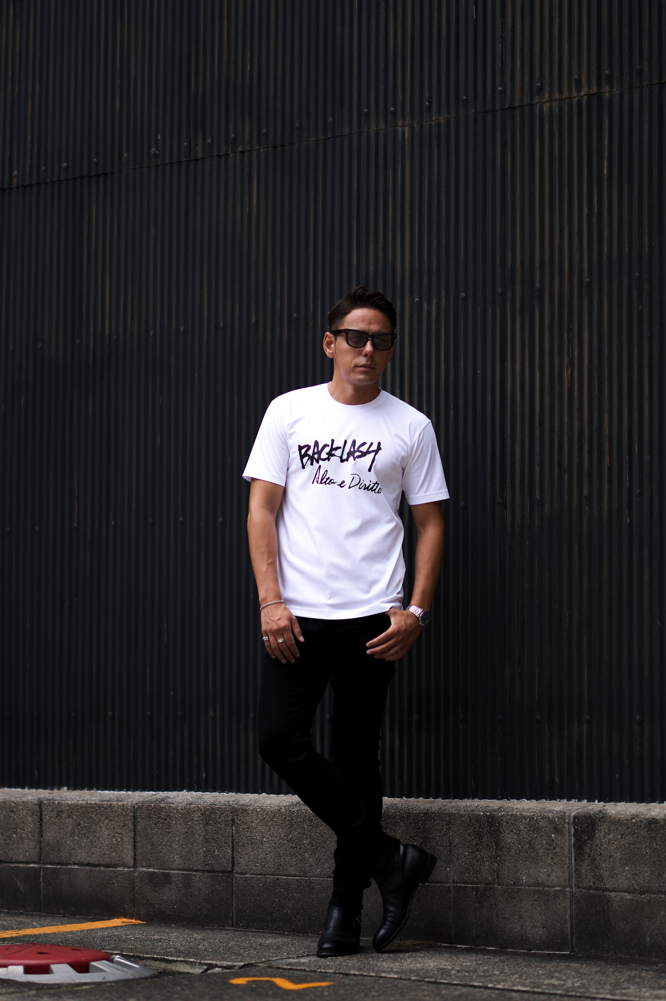 ISAMU KATAYAMA BACKLASH × Alto e Diritto (イサムカタヤマ バックラッシュ × アルト エ デリット) Crew Neck T-shirt ロゴプリントTシャツ BLACK (ブラック) MADE IN JAPAN (日本製) 2023 alto e diritto altoediritto アルトエデリット 愛知 名古屋