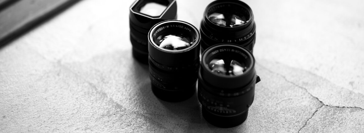 LEICA /// APO-SUMMICRON-M f2/35mm ASPH.(11699) , SUMMILUX-M 50 f/1.4 ASPH.(11891) , SUMMILUX-M 50 f/1.4 ASPH.(11728), NOCTILUX-M f1.2/50mm ASPH.(11686) , ライカ アポズミクロン 35ミリ スミルックス 50ミリ 旧型 新型 ノクティルックス 50ミリ ノクチ 50 愛知 名古屋 Alto e Diritto altoediritto アルトエデリット LOUIS VUTTON YAYOI KUSAMA トランク ドット柄 草間彌生　ルイヴィトン PATEK PHILIPPE 5270J グランドコンプリケーション 情熱の薔薇 THE BLUE HEARTS ザ・ブルーハーツ ヒロト 甲本ヒロト ブルーハーツ Rose of Passion 「2.27(mon)」,「2.28(tue)」,「3.01(wed)」 お休みとなります ROLEX DAYDATE 18028 White Roman Dial ロレックス デイデイト ホワイト アラビック Mickey MR.BRAINWASH 2010 ミッキー ミスターブレインウォッシュ Mickey / MR.BRAINWASH 2010 ミッキー ミッキーマウス ミスターブレインウォッシュ Banksy Thrower / MR.BRAINWASH バンクシー Flower Thrower Banksy ミスターブレインウォッシュ 愛知 名古屋 Alto e Diritto altoediritto アルトエデリット ART アート BANKSY ミスターブレインウォッシュの名を広く世に知らしめたのは、ストリートアーティスト・バンクシーの初監督作品にしてアカデミー賞にノミネートされたドキュメンタリー映画「イグジットスルーザギフトショップ」（2010年公開）でした。 この映画が、アートの本質や意義を問うと共に、監督であるバンクシーや奇しくも”アーティスト”となったミスターブレインウォッシュの存在を広め、そして昨今に及ぶストリートアートのムーブメントに繋がる大きな役割を担ったことは、言うまでもありません。ＭR．BRAINWASH（ミスターブレインウォッシュ）ストリートアーティスト/映像作家。本名ティエリー・グウェッタ。フランス生まれ、1980年代にLAへ移住。2007年から映像作家としてキャリアをスタート。出演したバンクシー映画「イグジット・スルー・ザ・ギフトショップ」をきっかけに本格的にストリートアーティストとして活動をはじめる。 ミニチュアダックスフント チョコ「1.17(tue)」,「1.18(wed)」 お休みとなります 2022年11月26日 土曜 世界の秘密 Vaundy 一升びん　https://www.isshobin.com/　「一升びん」店名の由来昭和37年の創業当時、松阪には飲食店も今ほどは無く、会食といえば家でご馳走を作って宴会というのが多かったそうです。円卓（ちゃぶ台）を大勢で囲んで、お酒の一升瓶を中心に置いて、わいわいと皆様に楽しんで食事をしていただける様な店にしたい！！そういう思いを込めて「一升びん」と名付けました。松阪牛「A5」といえば、言わずと知れた和牛の最高峰。一般的に、すき焼きやしゃぶしゃぶの最上級肉として供されるこのクラスは、焼肉用とされることはほぼありません。一升びんでは、その『松阪牛「A5」』を焼肉として提供！箸で掴んで近づけただけでも違いの分かる素晴らしい香りと、一口噛めば口中にほとばしる肉汁とともに、融けるような舌触りは、ちょっと他では味わえません！牛肉は（社）日本食肉格付協会によって格付が行われています。2つの等級があり、1つは歩留（ブド）まり等級、もう1つは肉質等級です。歩留まり等級はA･B･Cの3段階に分かれてAが最も良く、肉質等級は5・4・3・2・1の5段階に分かれ、5が最も良い等級となります。一升びん本店では格付けA5の松阪牛をご提供させて頂きます。牛肉は、脂の霜降り（サシ）がよく入っている部位が、ほんのり甘く、柔らかくて人気です。松阪牛がおいしいと評判なのは、肉やサシが独特の飼育法でまんべんなく体にまわっているから。食欲増進のためにビールを飲ませたり、血行をよくするためにマッサージをするなど、丹精こめて育てられ、とろけるほどの柔らかい上質の松阪肉ができるのです。一升びんの創業は、1962年（昭和37年）今の平生町店から始まりました。最高のお肉を更に美味しく召し上がっていただく秘密が秘伝の味噌ダレ！創業以来、脈々と伝わってきた門外不出の逸品です。その味わいは、こくのある自家製ダレでありながら、決して自己主張しすぎることはなく、あくまでも肉の味わいを最大限に引き立てる脇役に徹します。ぜひ、ご賞味下さい！松阪牛焼肉・ホルモン一升びん本店松阪牛すき焼・しゃぶしゃぶ一升びん本店"はなれ"松阪牛焼肉・ホルモン一升びん宮町店松坂牛焼肉・ホルモン一升びん平生町店松阪牛焼肉・ホルモン鍋一升びん塚本店松阪牛焼肉・ホルモン一升びん川井町店松阪牛焼肉・ホルモン一升びん久居インターガーデン店松阪牛焼肉一升びん名古屋ラシック店松阪牛焼肉・ホルモン一升びん鈴鹿店松阪牛焼肉一升びん伊勢松寿亭松阪牛焼肉・ホルモン一升びん四日市泊店松阪牛焼肉・すき焼・しゃぶしゃぶ・串焼き一升びん伊勢内宮店イオンモールNagoya Noritake Garden 1F回転焼肉　一升びん　名古屋則武新町店松阪牛一升びん名古屋名駅店 Chrome Hearts CHROME HEARTS クロムハーツ クロムハーツ名古屋 Chrome Hearts Nagoya ラシック 愛知 名古屋 https://www.chromehearts.com/ OFFEE CAKE "BONBON" ボンボン 洋菓子ボンボン BONBON https://cake-bonbon.com/ 名古屋の老舗洋菓子店「ボンボン」 喫茶ボンボン 1949年（昭和24年）創業。名古屋市東区の老舗洋菓子・純喫茶ボンボン。開店当時から「いいものをお値打ちで」という思いを込めて、素材にこだわったケーキをひとつひとつ丁寧に作り続けてまいります。当店でしか味わうことができない逸品の数々。昭和レトロ感漂う店内で是非ご堪能ください。 〒461-0001 愛知県名古屋市東区泉2-1-22 CHROME HEARTS "TAPE DISPENSER" クロムハーツ テープ　ディスペンサー 愛知 名古屋 Alto e Diritto altoediritto アルトエデリット セロハンテープ マネークリップ クロムハーツボールペン リチャードスターク CHROME HEARTS MONEY CLIP CH CROSS 925silver CHROME HEARTS “PEN 4COLOR FERNIE 925silver Wolfgang's Steakhouse Signature Aoyama WOLFGANS'S STEAKHOUSE ウルフギャング ステーキハウス Tボーンステーキ 東京都 港区 北青山 2-5-8　青山OM-SQUARE1F 03-5843-0822 100席 (ダイニング58席、個室A：10席、個室B：8席、バー＆ウイスキーラウンジ24席) BARONROUGE バロンルージュ 〒460-0008 愛知県名古屋市中区栄5丁目19番12 @nagoya_baronrouge 050-5872-9950 移転 renewal open 。大人がひっそりと訪れる酒と料理を嗜むお店 25年続くお店が少しだけ移転しリニューアルオープン。新築のビル2階に佇む大人のためのレストラン＆バー。大人の階段を上り重厚な扉を開けると1日の疲れをリセット。大人の日常にそっと手を差し伸べる程よい非日常空間。プロが作る美味い酒 と しっかり食べられる料理。酒だけでも 料理だけでも 会話だけでも お気軽に。初めてご来店の方も いつもの馴染みのお店にしてください。八乃助 ISAMUKATAYAMABACKLASH イサムカタヤマバックラッシュ 片山勇 バックラッシュ ATSUTA JINGU ///【LEICA M10-P ASC 100 Edition + SUMMILUX-M F1.4/50mm ASPH】2022年5月11日 火曜 熱田神宮 Wolfgang's Steakhouse Signature Aoyama WOLFGANS'S STEAKHOUSE ウルフギャング ステーキハウス Tボーンステーキ 東京都 港区 北青山 2-5-8　青山OM-SQUARE1F 03-5843-0822 100席 (ダイニング58席、個室A：10席、個室B：8席、バー＆ウイスキーラウンジ24席) THE RITZ-CARLTON TOKYO "CLUB LEVEL" // 2022.5.06-5.08 ザ・リッツ・カールトン クラブ®レベル ザ・リッツ・カールトンの最高峰のおもてなしを、最上級の空間と設備でご体験いただける「ザ・リッツ・カールトン クラブレベル」。そのおもてなしの中心となるクラブラウンジは、レジデンスをテーマにしたラウンジの概念を超えた空間です。 レセプション、ガーデンテラス、ダイニングルーム、ライブラリーラウンジの4つの エリアに分かれた「クラブラウンジ」では、時間帯によって多彩な趣きでお客様をお迎えいたしております。お客様のクラブレベルのステイをより快適なものにするクラブコンシェルジュは、お客様一人ひとりをお名前でお呼びし、それぞれのお好みに合わせたパーソナルなサービスをお届けいたします。お誕生日や記念日、プロポーズなど特別な日のご滞在には、ご要望に合わせて心に残るひとときを演出するプランをご提案します。 ザ・ロビーラウンジ ラウンジ ホテルの45階、お客様をお迎えするメインロビーに位置する「ザ・ロビーラウンジ」は、お待ち合わせや語らいの時間を特別なものにします。毎週金～日曜日の15時～16時20分の間、「ハープ＆アフタヌーンティー」を提供しております。確かな技術を有するハープ奏者が奏でる美しい音色を聴きながらペストリーシェフによるアフタヌーンティーをお召し上がり頂けます。夕暮れへと移ろいゆく美しい東京の景色と共に、ゆったりとした午後のひとときをお楽しみ下さい45階の開放的な空間で楽しむ伝統的なアフタヌーンティー ザ・リッツ・カールトン東京の45階、お客様をお迎えするメインロビーに位置する「ザ・ロビーラウンジ」は、お待ち合わせや語らいの時間を特別なものにします。 心地よいピアノの生演奏が流れるラグジュアリーな空間で、モダンなアフタヌーンティーセットや厳選された世界各地の茶葉によるティーセレクションと共に、優雅なひと時をお楽しみ下さい。東京の中心に位置する六本木というロケーションに相応しい、西洋と東洋のモダンな融合を表現したインテリアには、オリエンタルな紫、赤、モノトーンを基調とした配色や、和をモチーフとしたファブリックなどを用い、全体として和洋の調和を感じさせる空間となっており、時間の移ろいに合わせた生演奏が彩りを添えます。ISAIA Napoli TOKYO MIDTOWN イザイア ナポリ 東京ミッドタウン スーツ、ジャケット、シャツ、パンツ、シューズ、ネクタイ、チーフ、カバン 愛知 名古屋 Alto e Diritto altoediritto アルトエデリット 20224月19日 ミシュラン ヴァガボンド 2021年12月14日 LA VAGABONDE ラ・ヴァガボンド フレンチ フランス料理 鶴舞 ラヴァカボンド chef ryousuke iwamoto 岩本龍介 予約のとれないフレンチ 名店 美食家 放浪者 旅人 愛知県名古屋市中区千代田2丁目14-24 キャノンピア鶴舞 1F 愛知 名古屋 Alto e Diritto altoediritto アルトエデリット 超絶フレンチ ドレスコード ディナー 中華風家庭料理 ふーみん (表参道/中華料理)　〒107-0062 東京都港区南青山５丁目７−１７ 03-3498-4466　表参道・青山エリアの南青山の中華料理店、中華風家庭料理 ふーみんのオフィシャルページです　CHACOあまみや　千駄ヶ谷の有名なステーキ屋「CHACOあめみや」 炭焼きステーキ 〒151-0051 東京都渋谷区千駄ケ谷１丁目７−１２ 03-3402-6066 http://chacoamemiya.com/sp/ １９７９年（昭和５４年）に開店してから当時のままの姿の店内は重みを感じる。　（お客様からは「昭和の香りがする・・」と言われます）真っ白だった壁も年月を感じさせる趣がある。店内に入るとまず目に入るのが、大きな炭焼きの竈。営業当時からの肉の旨みを沢山吸い込んでいるかも・・・。１９７９年（昭和５４年）に開店してから当時のままの姿の店内は重みを感じる。　（お客様からは「昭和の香りがする・・」と言われます）真っ白だった壁も年月を感じさせる趣がある。店内に入るとまず目に入るのが、大きな炭焼きの竈。営業当時からの肉の旨みを沢山吸い込んでいるかも・・・。炭で焼かれたステーキのお皿は鉄板ではなく鋳物です。牛肉は融点が高いため冷めやすい鉄板ではすぐに肉が固くなってしまいます。チャコのお皿は長い時間温かいので柔らかい牛肉をゆっくりご賞味いただけます。ワイン片手に語らいながら心安らぐ美味しい時間をお過ごしください。LA BISBOCCIA　ラ・ビスボッチャ/LA BISBOCCIA (広尾/イタリアン) RISTORANTE LA BISBOCCIA 〒150-0013 東京都渋谷区恵比寿2-36-13 広尾MTRビル1F "イタリア政府公認レストラン"として選ばれた本格的イタリアン。スタッフもイタリア人が中心で、イタリアにいる気分になれそうな空間。 https://labisboccia.tokyo/ 愛知 名古屋 Vineria Cassini ヴィネリア カッシーニ 東別院 イタリアン 愛知県名古屋市中区伊勢山1-9-13 伊勢山ハイツ1F #1F Iseyamahaitsu, 1-9-13 Iseyama Naka-ku, Nagoya-shi, Aichi-ken 460-0026, Japan イタリアを旅するような気分で楽しむ郷土料理と様々なワイン "Vineria(ヴィネリア)とは、イタリア語でVino(ワイン)＋Osteria(食堂)を足した造語です。 イタリアの郷土料理とその土地で造られた様々なワインをイタリアを旅するような気分でお楽しみいただけます。 「イタリア現地の味」を目指した素材を生かすストレートかつ伝統的なイタリア料理をアラカルトもしくはコースでお楽しみください。 約200種類のイタリアワインの中から、ソムリエがベストなワインを選びます。お料理やお好みに合わせたグラスワインやワインコースもご用意しております。"2021年10月15日 煖 MEI メイ イタリアン 国際センター 名古屋市西区那古野1-23-2 四間道糸重3 mei-nagoya.com shikemichi サンタキアラ Santa Chiara コース 18時一斉スタート きのこ キノコ 森内敬子　モーゼ十戒　ナナツモリピノノワール 2016 pinot noir ドメーヌタカヒコ 曽我貴彦 北海道余市郡余市町登町1395 ワイン名古屋市東区徳川町　天然キノコ MEI 那古野 ネコ 猫　にゃんこ 愛知 名古屋 Alto e Diritto altoediritto アルトエデリット カウンター7席 えごま　味噌カツ ミソカツ みそかつ とんかつ 東別院 〒460-0021 愛知県名古屋市中区平和2丁目16-15 052-323-0963 鶴舞線のガード下にあるトンカツの美味しいお店 みそかつ えごま　和食 美奈登 ミナト 老舗焼肉店 神宮前/焼肉 レトロ モクモク 味噌ダレ とんちゃん 熱田 ホルモン ヤキニク とんねるず ペレ きたなシュラン 懐かし 名鉄堀田駅から徒歩20分 瑞穂区 〒467-0879 愛知県名古屋市瑞穂区平郷町2-6-2 LA VAGABONDE ラ・ヴァガボンド フレンチ フランス料理 鶴舞 ラヴァカボンド chef ryousuke iwamoto 岩本龍介 予約のとれないフレンチ 名店 美食家 放浪者 旅人 愛知県名古屋市中区千代田2丁目14-24 キャノンピア鶴舞 1F 愛知 名古屋 Alto e Diritto altoediritto アルトエデリット 超絶フレンチ ドレスコード ディナー STEAK HOUSE Beef Okuma ステーキハウス ビーフオークマ 名古屋店 霜降り黒毛和牛 サーロイン フィレ シャトーブリアン 仙台牛 宮城牛 近江牛 150g 200g ハンバーグ 松坂屋 名古屋店 愛知　名古屋 Alto e Diritto altoediritto GW休暇 Alto e Diritto アルトエデリット altoediritto 愛知 名古屋 ゴールデンウィーク 休暇 炭火焼肉 煖 だん ダン 愛知 名古屋 焼き肉 名駅店 瑞穂本店 Alto e Diritto altoediritto アルトエデリット 夢 希望 Dream FREEMASONRY フリーメーソン AUDEMARS PIGUET オーデマピゲ SEX PISTOLS セックスピストルズ JOY DIVISION ジョイディヴィジョン DAVID BOWIE デヴィットボーウィ THE VELVET UNDERGROUND ザベルベットアンダーグラウンド THE ROLLING STONES ザローリングストーンズ QUEEN クイーン LED ZEPPELIN レッドツェッペリン Alto e Diritto アルトエデリット 愛知 名古屋 Italy MOORER ムーレー / BELVEST ベルベスト / ISAIA イザイア / LUCA GRASSIA ルカグラシア / Alfredo Rifugio アルフレードリフージオ / LARDINI ラルディーニ / De Petrillo デ・ペトリロ / TAGLIATORE タリアトーレ / Sealup シーラップ / EMMETI エンメティ / CINQUANTA チンクアンタ / SILENCE サイレンス / MOLEC モレック / Finamore フィナモレ / ORIAN オリアン / AVINO Laboratorio Napoletano アヴィーノ / INCOTEX インコテックス / INCOTEX SLACKS インコテックススラックス / PT TORINO ピーティートリノ / BERWICH ベルウィッチ / VIGANO ヴィガーノ / RICHARD J.BROWN リチャードJブラウン / FEDELI フェデーリ / MANRICO CASHMERE マンリコカシミヤ / ZANONE ザノーネ / Cruciani クルチアーニ / GRAN SASSO グランサッソ / Settefili Cashmere セッテフィーリカシミア / Girelli Bruni ジレリブルーニ / ENZO BONAFE エンツォボナフェ / FERRANTE フェランテ / GHOUD ゴード / ACATE アカーテ / Cisei シセイ / STEFANO RICCI ステファノリッチ / ALPO アル France Georges de Patricia ジョルジュドパトリシア / SAINT LAURENTサンローラン / CELINE セリーヌ / AUBERCY オーベルシー / lucien pellat-finet ルシアンペラフィネ / NATIONAL STANDARD ナショナルスタンダー U.S.A. South Paradiso Leather サウスパラディソ / JACQUESMARIEMAGE ジャックマリーマージュ / MARC MARMEL マークマーメル / WHITE'S BOOTS ホワイツブーツ / JUTTA NEUMANN ユッタニューマン England GRENFELL グレンフェル / J&M DAVIDSON ジェイアンドエムディヴィッドソン / JAMES GROSE ジェームスグロース / JOHN SMEDLEY ジョンスメドレー / Johnstons ジョンストンズ Other FIXER フィクサー / cuervo bopoha クエルボ ヴァローナ / BACKLASH The Line バックラッシュ ザライン / RIVORA リヴォラ / C.QP / Order Suit オーダースーツ 愛知 名古屋 Alto e Diritto altoediritto アルトエデリッライカM10 アポズミクロン 2021 October.27 21年目スタート 21年目からは楽しくゆっくりすごしてゆけたらなと思ってます ジョーストラマー 「10.26(tue)」,「10.27(wed)」 お休みとなります Thames LONDON / HERBIE YAMAGUCHI 1983 テムズ川 ロンドン ハービー山口 1983年 イギリス England イングランド 写真家 写真 Not Banksy ノットバンクシー BANKSY バンクシー 我々の敵はあなたの敵じゃない 共に生きよう LEICA // APO-SUMMICRON-M f2/35mm ASPH. ライカ アポ・ズミクロンM f2/35mm ASPH. 愛知 名古屋 Alto e Diritto altoediritto アルトエデリット 世界最高峰のレンズと称賛され続けているライカMレンズにおいて、アポ・ズミクロンM f2/35mm ASPH.もそのMレンズの名にふさわしい優れた性能を誇ります。さらに、アポ・ズミクロンMシリーズのレンズとしてはもちろんのこと、これまでにない新しいタイプのMレンズとして目をひく存在でもあります。その特長は、Mレンズの中で最短で唯一ともいえる最短撮影距離と、きわめてシャープな描写力、美しいボケ味、そして開放F値F2という明るさにあります。ドイツならではの高度な製造技術が生み出したこのレンズを活用すれば、M型カメラはもとより、「ライカSL2」や「ライカSL2-S」でも、優れた描写力を活用してあらゆるシーンでの撮影が楽しめます。 光学系の設計に全撮影距離で高画質が得られるフローティングシステムを採用しているため、近距離撮影でも高い描写力を発揮しながら、Mレンズでは唯一となるわずか30cmという最短撮影距離を実現しています。フォーカスリングの回転角は300°ときわめて大きく、最短撮影距離が短くなっているにも関わらず緻密なピント合わせが可能です。開放値はF2.0という明るさで、クリエイティブな作品づくりも多彩に楽しめます。その時々の貴重な瞬間を、ライカらしい高品位な写真として記録することができます。イギリスの写真家ヒュー・ジョン氏は、ポートレート撮影でもアポ・ズミクロンM f2/35mm ASPH.が威力を発揮することを実感しました。「被写界深度がこれほど浅くなるとは驚きました。まつげの部分が驚くほどシャープに描写され、そこから徐々にボケていく。これは元のサイズのまま一部をトリミングしたものですが、85mm、いや、105mmのレンズで撮影したかのような仕上がりです！」「アポ・ズミクロンM f2/35mm ASPH.は、美しいボケ味でポートレート写真に新たな可能性をもたらすレンズですね。それに接写もこなせるので、まさにオールラウンドな1本だと言えます。色の再現性も絶妙で、シャープな解像感も素晴らしい。これさえあれば他のレンズはいらないと言ってもいいかもしれません！」2021年8月18日 Leica Nagoya ライカ松坂屋名古屋店 ライカ名古屋 460-8430 愛知県中区栄3-16-1 松坂屋名古屋店 北館3Ｆ 052-264-2840 入鹿池　いるかいけ 名古屋近郊のボート釣りのメッカ 愛知県犬山市の入鹿、飛騨木曽川国定公園内にある人工の農業用ため池 わかさぎ釣り・ブラックバス釣りなら入鹿池にある見晴茶屋へ https://inuyama.gr.jp/miharashi.html 犬山観光情報 ワカサギやブラックバス釣りのメッカとして知られる入鹿池 ブラックバス釣果 犬山名物 でんがく 五平餅 見晴茶屋 愛知県犬山市堤下60 蓬ぜん 犬山 犬山口 愛知 名古屋名物 ひつまぶし http://houzen.s-d.jp/index.html 犬山城 ミシュランガイド愛知2019 あつた蓬莱軒 22年間修行 店主 うなぎ ウナギ 鰻 愛知県犬山市上坂町4-168 0568-39-5077 犬山市観光協会 ミシュラン 博多串焼き 八乃助 焼き鳥 焼鳥 愛知 名古屋 とみやBLOG 富屋酒店 とみやBLOG ライカ LEICA LEICA M10-p ASC100 EDITION ライカM10-P ズミルックス 2021年7月27日 煖 MEI メイ イタリアン 国際センター 名古屋市西区那古野1-23-2 四間道糸重3 mei-nagoya.com shikemichi サンタキアラ Santa Chiara コース 18時一斉スタート きのこ キノコ 森内敬子　モーゼ十戒　ナナツモリピノノワール 2016 pinot noir ドメーヌタカヒコ 曽我貴彦 北海道余市郡余市町登町1395 ワイン名古屋市東区徳川町　天然キノコ MEI 那古野 ネコ 猫　にゃんこ 愛知 名古屋 Alto e Diritto altoediritto アルトエデリット カウンター7席 えごま　味噌カツ ミソカツ みそかつ とんかつ 東別院 〒460-0021 愛知県名古屋市中区平和2丁目16-15 052-323-0963 鶴舞線のガード下にあるトンカツの美味しいお店 みそかつ えごま　和食 美奈登 ミナト 老舗焼肉店 神宮前/焼肉 レトロ モクモク 味噌ダレ とんちゃん 熱田 ホルモン ヤキニク とんねるず ペレ きたなシュラン 懐かし 名鉄堀田駅から徒歩20分 瑞穂区 〒467-0879 愛知県名古屋市瑞穂区平郷町2-6-2 LA VAGABONDE ラ・ヴァガボンド フレンチ フランス料理 鶴舞 ラヴァカボンド chef ryousuke iwamoto 岩本龍介 予約のとれないフレンチ 名店 美食家 放浪者 旅人 愛知県名古屋市中区千代田2丁目14-24 キャノンピア鶴舞 1F 愛知 名古屋 Alto e Diritto altoediritto アルトエデリット 超絶フレンチ ドレスコード ディナー STEAK HOUSE Beef Okuma ステーキハウス ビーフオークマ 名古屋店 霜降り黒毛和牛 サーロイン フィレ シャトーブリアン 仙台牛 宮城牛 近江牛 150g 200g ハンバーグ 松坂屋 名古屋店 愛知　名古屋 Alto e Diritto altoediritto GW休暇 Alto e Diritto アルトエデリット altoediritto 愛知 名古屋 ゴールデンウィーク 休暇 炭火焼肉 煖 だん ダン 愛知 名古屋 焼き肉 名駅店 瑞穂本店 Alto e Diritto altoediritto アルトエデリット 夢 希望 Dream FREEMASONRY フリーメーソン AUDEMARS PIGUET オーデマピゲ SEX PISTOLS セックスピストルズ JOY DIVISION ジョイディヴィジョン DAVID BOWIE デヴィットボーウィ THE VELVET UNDERGROUND ザベルベットアンダーグラウンド THE ROLLING STONES ザローリングストーンズ QUEEN クイーン LED ZEPPELIN レッドツェッペリン Alto e Diritto アルトエデリット 愛知 名古屋 Italy MOORER ムーレー / BELVEST ベルベスト / ISAIA イザイア / LUCA GRASSIA ルカグラシア / Alfredo Rifugio アルフレードリフージオ / LARDINI ラルディーニ / De Petrillo デ・ペトリロ / TAGLIATORE タリアトーレ / Sealup シーラップ / EMMETI エンメティ / CINQUANTA チンクアンタ / SILENCE サイレンス / MOLEC モレック / Finamore フィナモレ / ORIAN オリアン / AVINO Laboratorio Napoletano アヴィーノ / INCOTEX インコテックス / INCOTEX SLACKS インコテックススラックス / PT TORINO ピーティートリノ / BERWICH ベルウィッチ / VIGANO ヴィガーノ / RICHARD J.BROWN リチャードJブラウン / FEDELI フェデーリ / MANRICO CASHMERE マンリコカシミヤ / ZANONE ザノーネ / Cruciani クルチアーニ / GRAN SASSO グランサッソ / Settefili Cashmere セッテフィーリカシミア / Girelli Bruni ジレリブルーニ / ENZO BONAFE エンツォボナフェ / FERRANTE フェランテ / GHOUD ゴード / ACATE アカーテ / Cisei シセイ / STEFANO RICCI ステファノリッチ / ALPO アル France Georges de Patricia ジョルジュドパトリシア / SAINT LAURENTサンローラン / CELINE セリーヌ / AUBERCY オーベルシー / lucien pellat-finet ルシアンペラフィネ / NATIONAL STANDARD ナショナルスタンダー U.S.A. South Paradiso Leather サウスパラディソ / JACQUESMARIEMAGE ジャックマリーマージュ / MARC MARMEL マークマーメル / WHITE'S BOOTS ホワイツブーツ / JUTTA NEUMANN ユッタニューマン England GRENFELL グレンフェル / J&M DAVIDSON ジェイアンドエムディヴィッドソン / JAMES GROSE ジェームスグロース / JOHN SMEDLEY ジョンスメドレー / Johnstons ジョンストンズ Other FIXER フィクサー / cuervo bopoha クエルボ ヴァローナ / BACKLASH The Line バックラッシュ ザライン / RIVORA リヴォラ / C.QP / Order Suit オーダースーツ 愛知 名古屋 Alto e Diritto altoediritto アルトエデリット