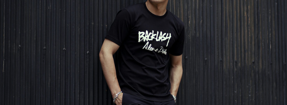 ISAMU KATAYAMA BACKLASH × Alto e Diritto (イサムカタヤマ バックラッシュ × アルト エ デリット) Crew Neck T-shirt ロゴプリントTシャツ BLACK (ブラック) MADE IN JAPAN (日本製) 2023 alto e diritto altoediritto アルトエデリット 愛知 名古屋