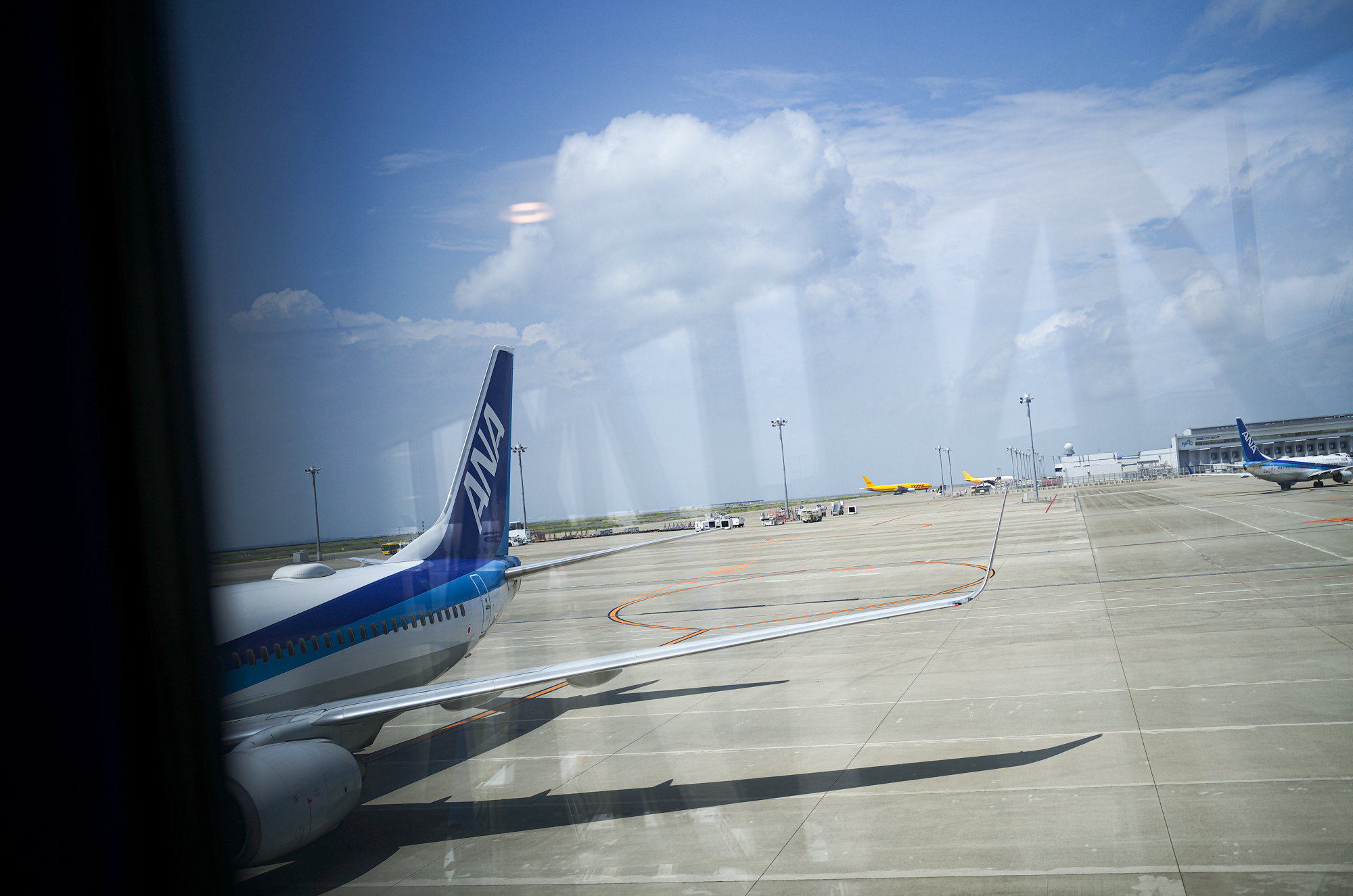 ANA エーエヌエー 飛行機 中部国際空港 ANA エーエヌエー　飛行機　セントレア空港　中部国際空港　 〒479-0881 愛知県常滑市セントレア１丁目 1番地 宮崎観光ホテル　https://www.miyakan-h.com/ 〒880-8512 宮崎県宮崎市松山1-1-1 0985-27-1212 みやかんのあしあと眼前に大淀川ののどかな景色を臨む絶好のロケーション。1954年の開業から、おもてなしの心を大切に地元宮崎の皆さまとご一緒に歩んで参りました。“宮崎の魅力を肌で感じていただきたい”宮崎観光ホテルは、これからも変わらぬおもてなしの心で皆さまに「心休まる」滞在をお届けして参ります。みやかんな人たち宮崎で生まれ育ち、宮崎の魅力を広めたいという思いを持つスタッフ都会で育ち、旅行で訪れた宮崎の心地よさに魅了され移住してきたスタッフそんな宮崎を愛してやまない、私ども「みやかんな人たち」が皆さまに「心休まる」滞在をご提供いたします。みやざきを感じるぬくもり、神秘、美食ー。様々な想いが交差するまち、宮崎。大いなる自然に囲まれたこの地で過ごす、安らぎのひととき。みやざきのまちが、あなたを包み込みます。ゆったりとした時間が流れるこのまちで食、文化、自然に触れてみませんか。一葉稲荷神社　〒880-0834 宮崎県宮崎市新別府町前浜１４０２　http://www.hitotsubajinja.jp/ 一葉稲荷神社【公式】#五穀豊穣 ・#商売繁盛 などの「#倉稲魂命 」が祀られています。末社に#恵比　寿神社 や#銭洗い神社 があり、ご利益があると言われています。また地名の由来にもなった「一葉の松」が現存します　鮮やかな朱色の千本鳥居が印象的な一葉稲荷神社。「一葉の松」が見つかった事が由来し、開運にご利益がある神社です。「一葉稲荷さま」としても知られていて、開運・商売繁盛・殖産のウガノミタマノミコトが祀られています。また、約350年ほど前の大地震で神社が津波に飲み込まれそうになった際、一羽の白兎が波を蹴って救ったという言い伝えがあります。本殿の裏にはその様子を表した彫刻もあり、厄除けや開運のご利益があると多くの人が訪れます。毎月始めの夜半から行われる「一日参り」は、商業関係者を始め、多くの参拝者が商売繁盛の祈願に訪れています。また、境内には銭洗神社や恵比寿神社があり、ご利益があるといわれています。2023年開運ナンバー1の神社　一葉稲荷神社/宮崎市　主祭神は、倉稲魂命(うかのみたまのみこと)。古事記には須佐之男命(すさのおのみこと)と神大市比売(かむおおいちひめ)との間に生まれた神として、日本書紀には伊奘諾尊(いざなぎのみこと)と伊奘冉尊(いざなみのみこと)の間に生まれた神として登場します。穀物や食物を司る神で、古くから稲荷神(お稲荷さん)として広く信仰されてきました。ともに祀られている配座の猿田彦命(さるたひこのみこと)は、天孫降臨の際に瓊瓊杵尊(ににぎのみこと)を道案内した神。塩土老翁命(しおつちのおじのみこと)は海幸山幸の伝承にも登場する航海や製塩を司る神。大国主命(おおくにぬしのみこと)は国津神の代表的な神で、出雲大社の主祭神。因幡の白兎を助けたことで知られ、良縁祈願の神としても信仰されています。伝承では、第12代天皇である景行天皇の勅によって「日向の小戸の阿波岐原」に創建されたと伝えられ、平安末期の寿永年間(1182～1184)に現在の場所に移転遷座したとのこと。宮崎観光ホテル　https://www.miyakan-h.com/ 〒880-8512 宮崎県宮崎市松山1-1-1 0985-27-1212 みやかんのあしあと眼前に大淀川ののどかな景色を臨む絶好のロケーション。1954年の開業から、おもてなしの心を大切に地元宮崎の皆さまとご一緒に歩んで参りました。“宮崎の魅力を肌で感じていただきたい”宮崎観光ホテルは、これからも変わらぬおもてなしの心で皆さまに「心休まる」滞在をお届けして参ります。みやかんな人たち宮崎で生まれ育ち、宮崎の魅力を広めたいという思いを持つスタッフ都会で育ち、旅行で訪れた宮崎の心地よさに魅了され移住してきたスタッフそんな宮崎を愛してやまない、私ども「みやかんな人たち」が皆さまに「心休まる」滞在をご提供いたします。みやざきを感じるぬくもり、神秘、美食ー。様々な想いが交差するまち、宮崎。大いなる自然に囲まれたこの地で過ごす、安らぎのひととき。みやざきのまちが、あなたを包み込みます。ゆったりとした時間が流れるこのまちで食、文化、自然に触れてみませんか。釜揚げうどん 戸隠 釜揚げうどん 戸隠 本店 （とがくし）　〒880-0002 宮崎県宮崎市中央通７−１０　http://www.miyazaki-togakushi.com/ 創業五十年！先代の頃から仕込まれた当店独自の「コシ」と「コク」をご堪能ください。1967年に創業した『戸隠(とがくし)』 壁に多くの有名人のサインが飾られた店内は80席という広さだ。 割烹料亭の板長だった先代から受け継ぐ秘伝のツユは味も香りも奥深く、 現店主の考案の、宮崎で好まれるやわらかさの中にも、もちもち感がある麺は絶品！　つけだれにゆずの皮を入れた釜揚げうどんや、釜玉うどん、いなり寿司を提供する簡素な店。