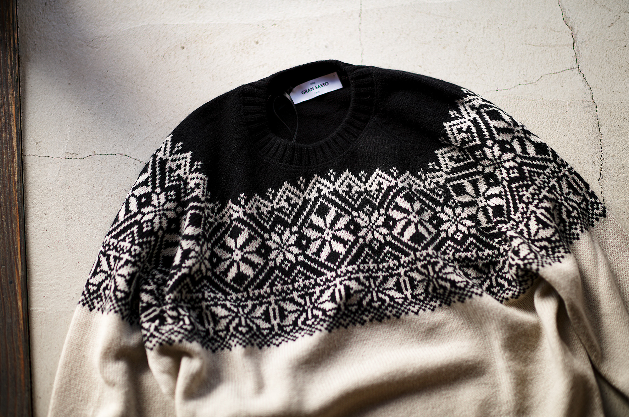 Gran Sasso (グランサッソ) Nordic Wool Sweater (ノルディック ウール セーター) ノルディック柄 8ゲージ クルーネックセーター BLACK × WHITE (ブラック×ホワイト・009) made in italy (イタリア製)  2023秋冬新作 【入荷しました】【フリー分発売開始】愛知 名古屋 Alto e Diritto altoediritto アルトエデリット