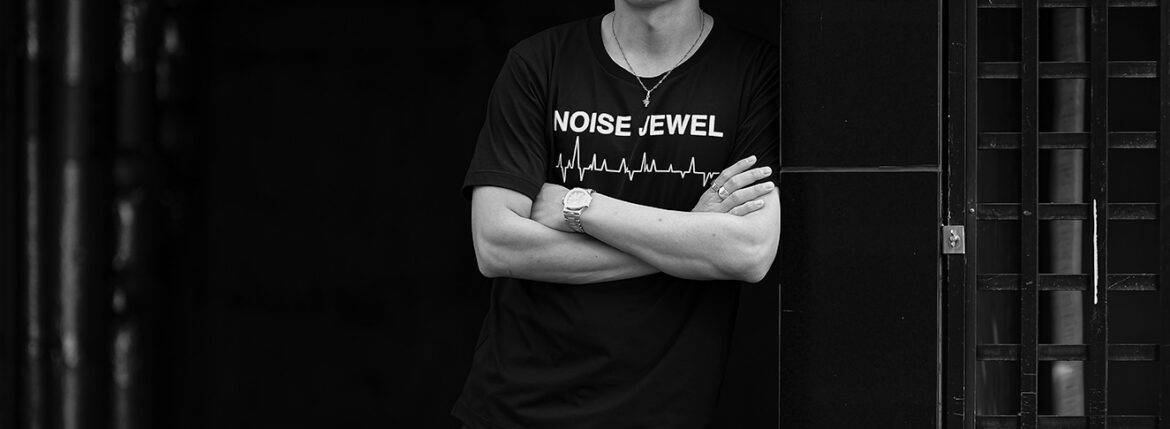 NOISE JEWEL “Ref No0101” LOGO PRINT T-SHIRT BLACKのイメージ