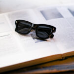 CASABLANCA SPECTACLES "SUBPOP" 925 STERLING SILVER BLACK × BLACK SMOKE LENS コマツ 愛知 名古屋 Alto e Diritto altoediritto アルトエデリット カサブランカ 名古屋ポップアップストア 眼鏡 サングラス SUBPPOP STIFF BLUE BEAT ACE 「Mr.CASANOVA」のクリエイティブデザイナーを務める「山口啓祐」が、最高品質の素材を採用し、「トラディショナル」をコンセプトに設立。最高品質のアセテート、シルバー925を採用したパーツ、90%以上のチタンで構成されているTITAN-Pを採用するなど、最高品質の素材のみを厳選し、世界有数の眼鏡生産地である福井県鯖江市の職人による手作業によって製作されています。年齢を重ねると共に、着用する人の人生が反映されるアイウェアを提案します。Established in 2023 by Keisuke Yamaguchi, the creative designer of Mr. CASANOVA, using the highest quality materials and with the concept of "traditional. "We carefully select only the highest quality materials, such as parts made of the highest quality acetate, 925 silver, and TITAN-P, which is made of over 90% titanium, and handcraft eyewear by craftsmen in Sabae City, Fukui Prefecture. A brand that proposes eyewear that reflects the wearer’s life as they age. 「SUBPOP/サブポップ」「STIFF/スティッフ」「BLUE BEAT/ブルービート」「ACE/エース」