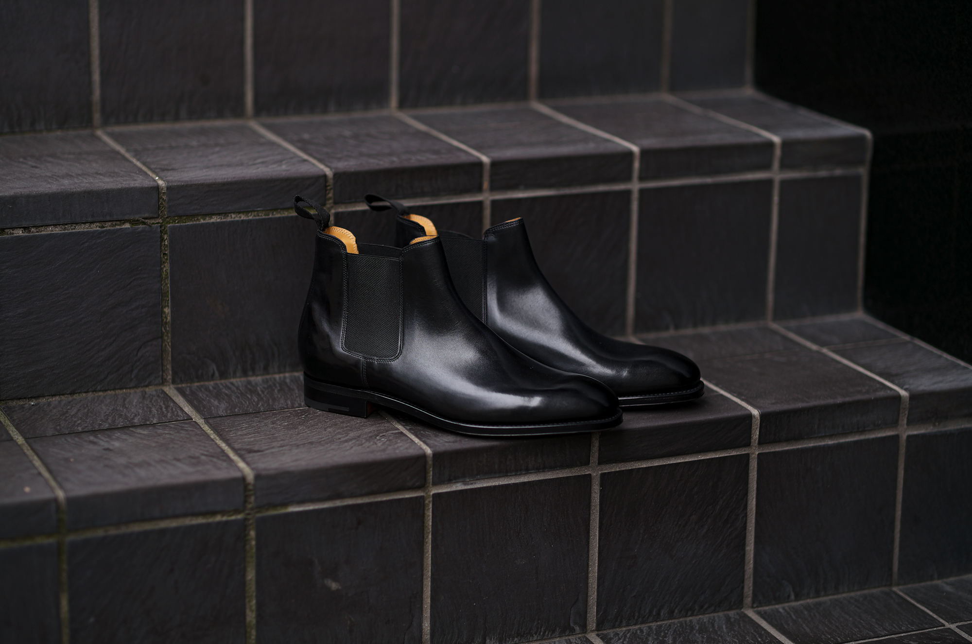 JOHN LOBB (ジョンロブ) LAWRY (ローリー) 8695 Chelsea Boots Black Calf ブラックカーフレザー チェルシーブーツ BLACK (ブラック) Made In England (イギリス製) 2024 春夏新作 愛知 名古屋 Alto e Diritto altoediritto アルトエデリット レザーブーツ