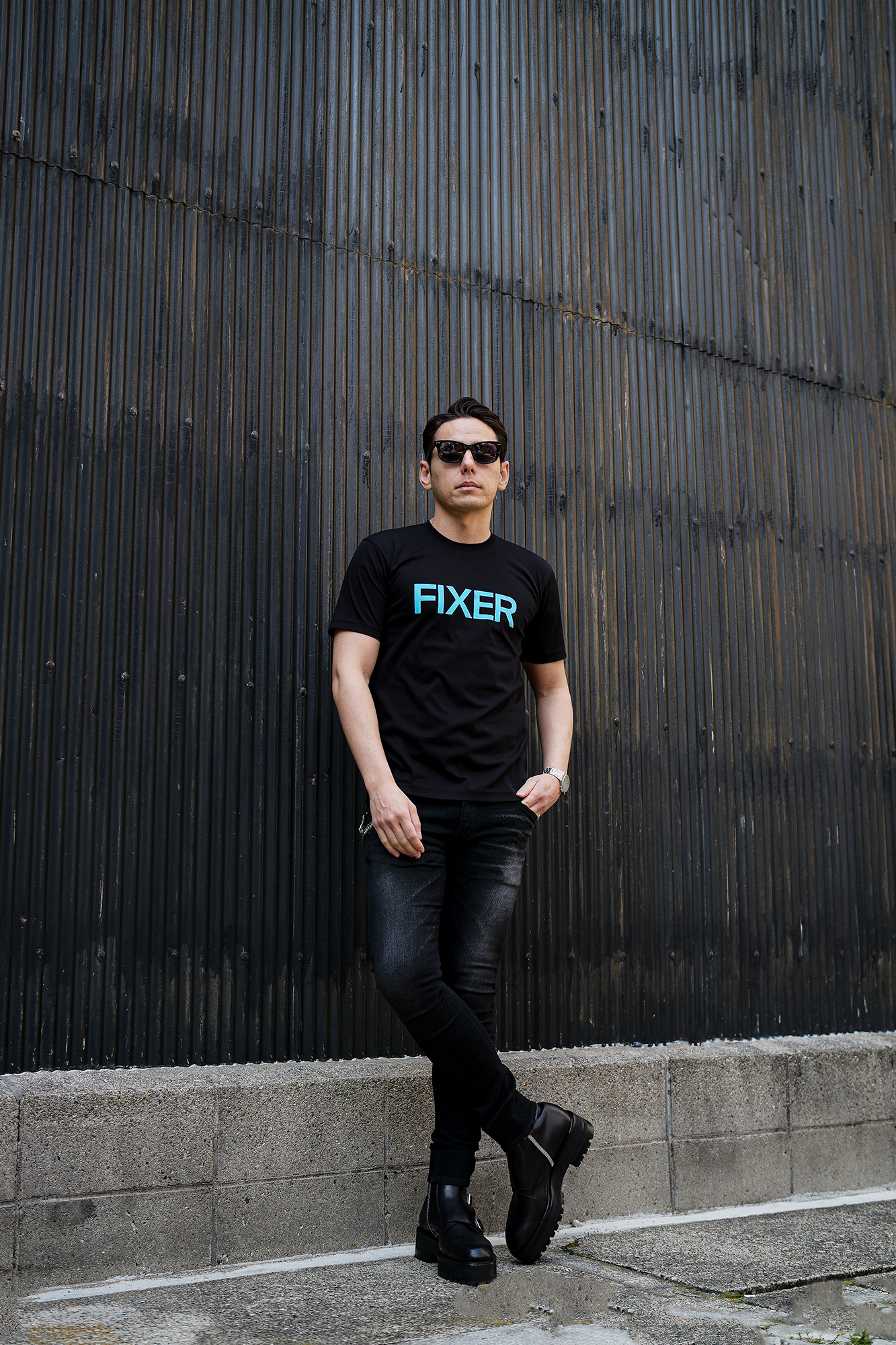 FIXER (フィクサー) FTS-02 FIXER Print Crew Neck T-shirt プリント Tシャツ BLACK × SAX (ブラック×サックス)  【ご予約開始】【2024.3.18(Mon)～2024.3.31(Sun)】 フィクサー エフティーエス02 プリントクルーネック Tシャツ ブラック サックス 東京限定 愛知 名古屋 Alto e Diritto altoediritto アルトエデリット