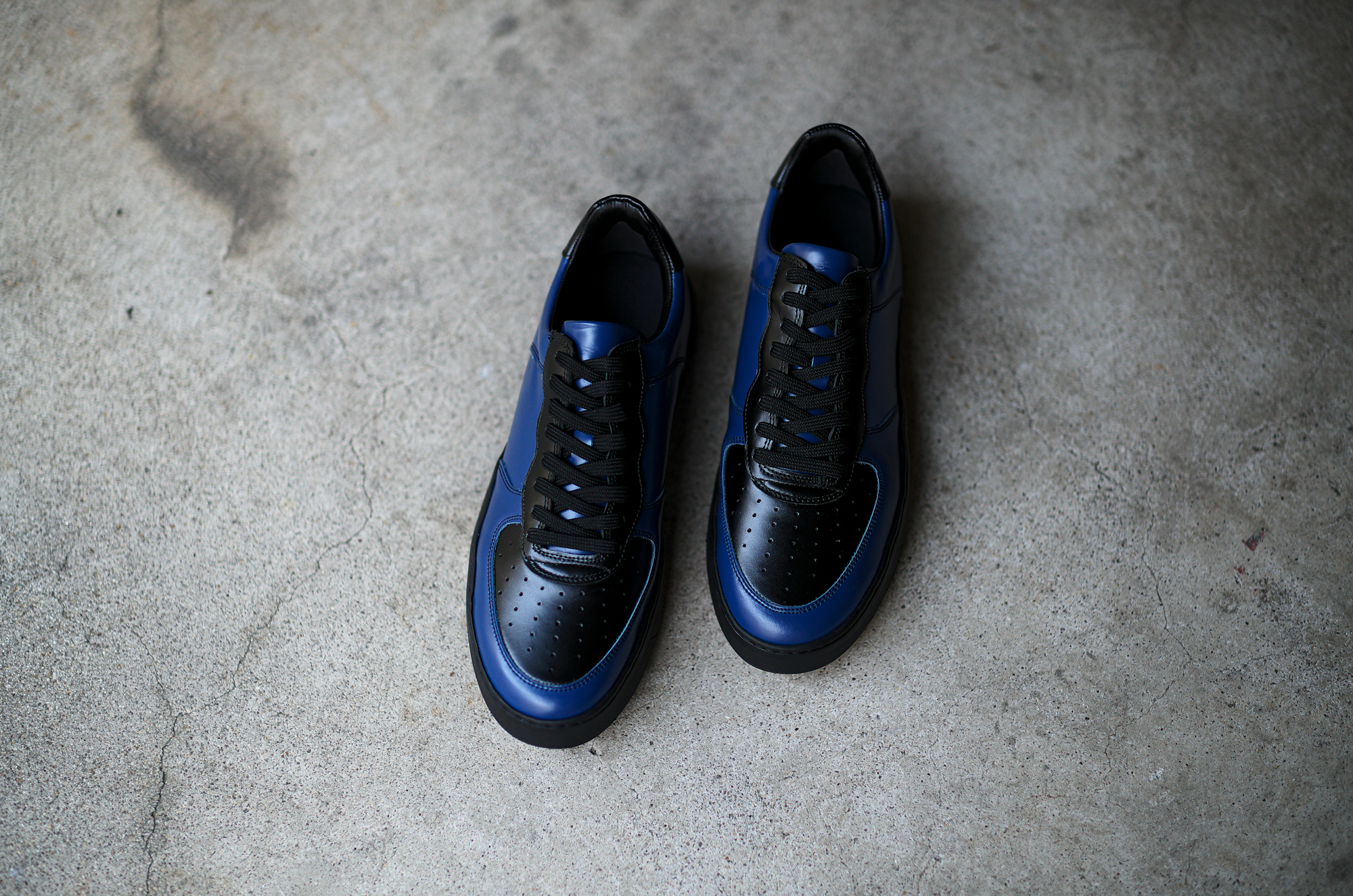 WH WHA-1900 New Vodka Leather SNEAKERS BLACK × NAVY 2024SS【Size 7】ダブルエイチ NEW ウォッカ レザー スニーカー ブラック ネイビー 黒ソール 2024年春夏 愛知 名古屋 Alto e Diritto altoediritto アルトエデリット 白ソール