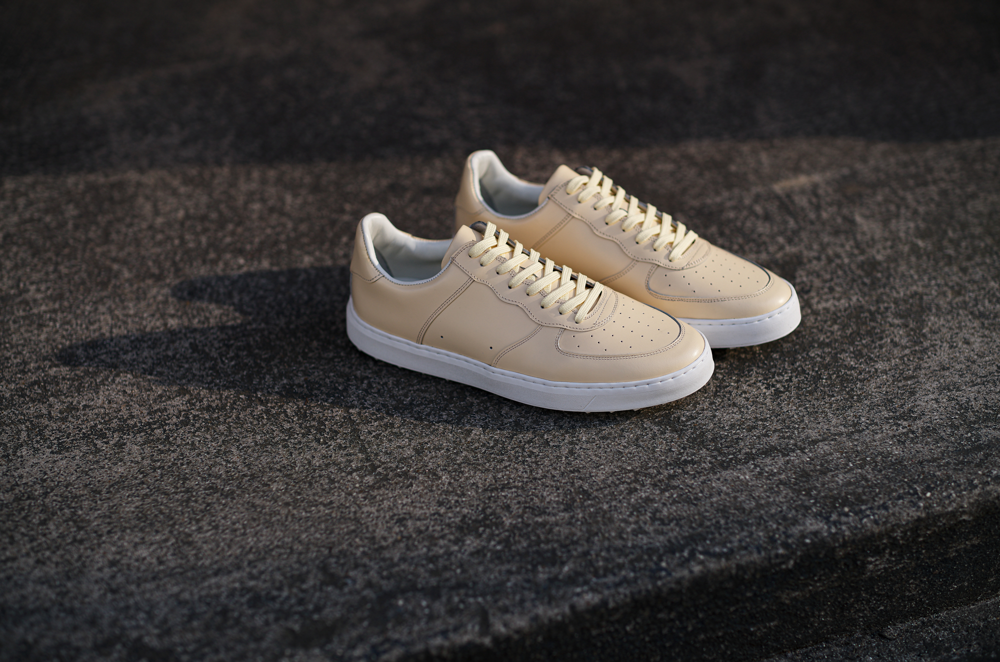 WH WHA-1900 New Vodka Leather SNEAKERS LIGHT BEIGE 2024SS【Size 7】ダブルエイチ NEW ウォッカ レザー スニーカー ライトベージュ 2024年春夏 愛知 名古屋 Alto e Diritto altoediritto アルトエデリット 白ソール