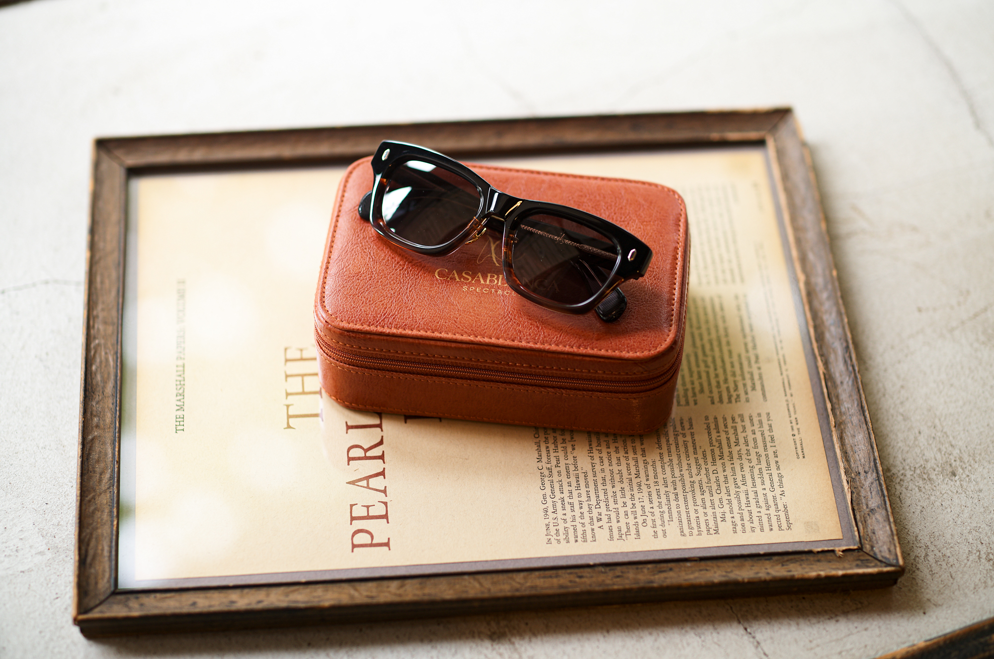 CASABLANCA SPECTACLES "SUBPOP" 925 STERLING SILVER DARK BROWN DEMI × BLACK SMOKE LENS 2023 2024 フィクサー カサブランカスペクター サブポップ 925シルバー 艶有り ブラックスモーク ヨシダ  コマツ 愛知 名古屋 Alto e Diritto altoediritto アルトエデリット カサブランカ 名古屋ポップアップストア 眼鏡 サングラス SUBPPOP STIFF BLUE BEAT ACE 「Mr.CASANOVA」のクリエイティブデザイナーを務める「山口啓祐」が、最高品質の素材を採用し、「トラディショナル」をコンセプトに設立。最高品質のアセテート、シルバー925を採用したパーツ、90%以上のチタンで構成されているTITAN-Pを採用するなど、最高品質の素材のみを厳選し、世界有数の眼鏡生産地である福井県鯖江市の職人による手作業によって製作されています。年齢を重ねると共に、着用する人の人生が反映されるアイウェアを提案します。Established in 2023 by Keisuke Yamaguchi, the creative designer of Mr. CASANOVA, using the highest quality materials and with the concept of "traditional. "We carefully select only the highest quality materials, such as parts made of the highest quality acetate, 925 silver, and TITAN-P, which is made of over 90% titanium, and handcraft eyewear by craftsmen in Sabae City, Fukui Prefecture. A brand that proposes eyewear that reflects the wearer’s life as they age. 「SUBPOP/サブポップ」「STIFF/スティッフ」「BLUE BEAT/ブルービート」「ACE/エース」 