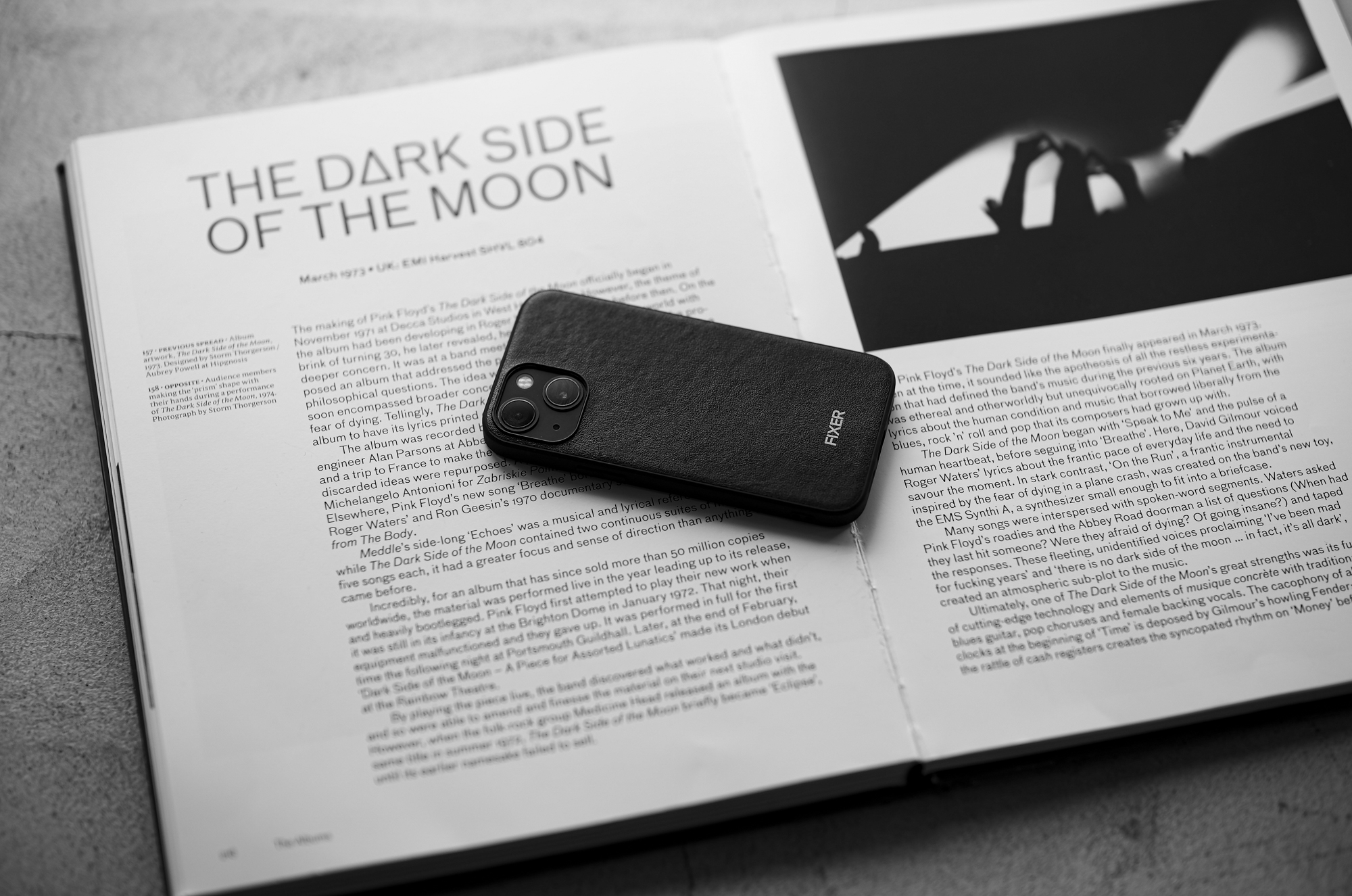 FIXER(フィクサー) "iPhone Case 2" アイフォーンケース 2 BLACK × WHITE (ブラック×ホワイト) 【ご予約開始】【2024.6.10(Mon)～2024.6.23(Sun)】愛知 名古屋 Alto e Diritto altoediritto アルトエデリット フィクサー クロコダイル アイフォーンケース ブラック ホワイト 黒白