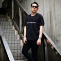 GIVENCHY（ジバンシー）Boxy fit t-shirt in cotton with reflective artwork (リフレクティブモチーフ ルーズフィット Tシャツ) ルーズフィット ロゴプリント Tシャツ BLACK(ブラック)のイメージ