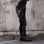 AMIRI (アミリ) PAINTER SKINNY JEAN (ペインター スキニー ジーンズ) ハンドペイント ストレッチ スキニー デニム パンツ AGED BLACK (エイジドブラック・023) MADE IN USA (アメリカ製) 2025 愛知 名古屋 Alto e Diritto altoediritto アルトエデリット