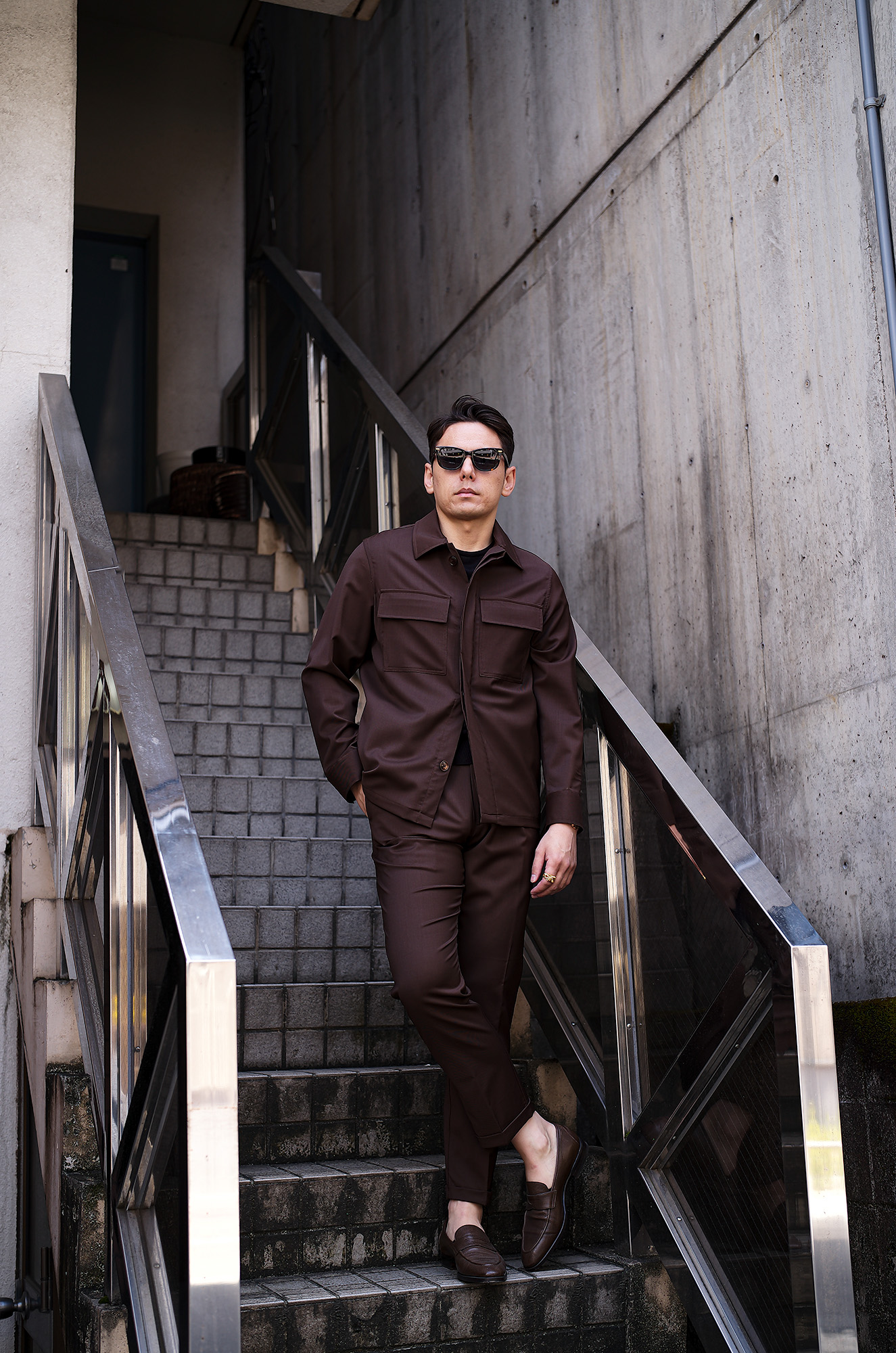 CRUNA (クルーナ) KENSINGTON (ケンジントン) 1P Taparde Trousers リラックス フィット ワンプリーツ テーパード スラックス CIOCCOLATO (チョコレート・133) Made in Italy (イタリア製) 2025春夏新作 愛知 名古屋 Alto e Diritto altoediritto アルトエデリット