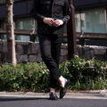 CRUNA (クルーナ) KENSINGTON (ケンジントン) 1P Taparde Trousers リラックス フィット ワンプリーツ テーパード スラックス NERO (ブラック・900) Made in Italy (イタリア製) 2025春夏新作のイメージ
