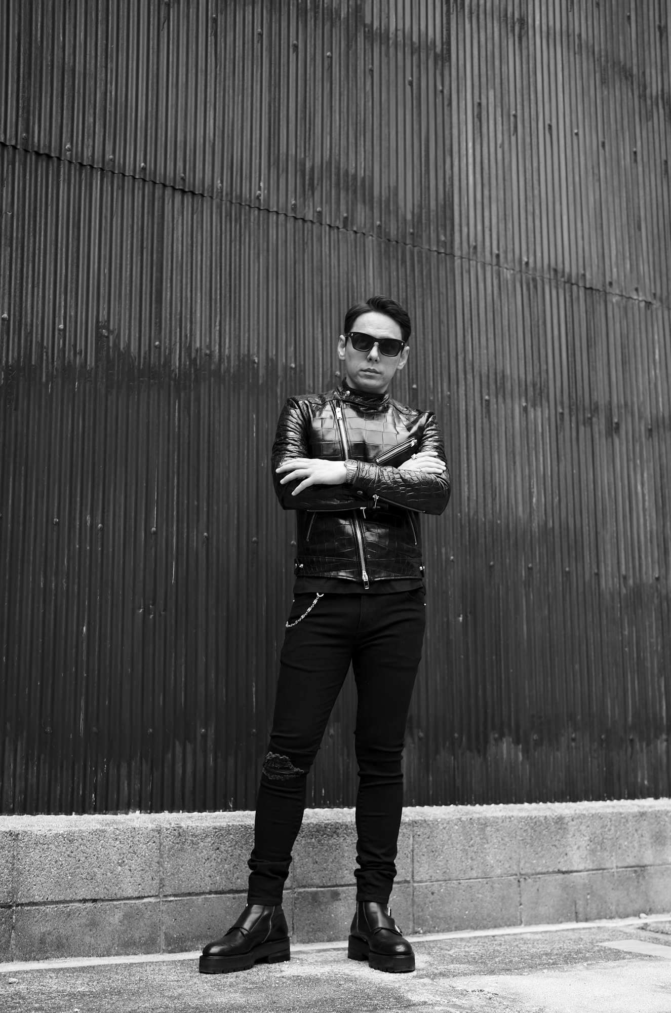 cuervo bopoha (クエルボ ヴァローナ) Sartoria Collection (サルトリア コレクション) Bal (バル) 9oz BLACK COMFORT DENIM ダメージ アンド レザーリペア タイトフィット ストレッチ クラッシュデニム パンツ BLACK × BLACK (ブラック × ブラック・10) MADE IN JAPAN (日本製) 愛知 名古屋 Alto e Diritto altoediritto アルトエデリット