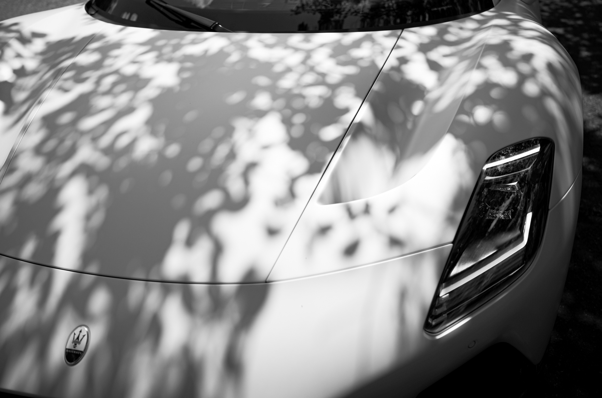 鬼晴れ最高 MASERATI マセラティ MC20 スーパーカー マットホワイト LEICA LEICA M11 グロッシー APO SUMMICRON35mm　グロッシーブラック　glossy black LEICA M11 GLOSSY BLACK 愛知 名古屋 Alto e Diritto altoediritto アルトエデリット