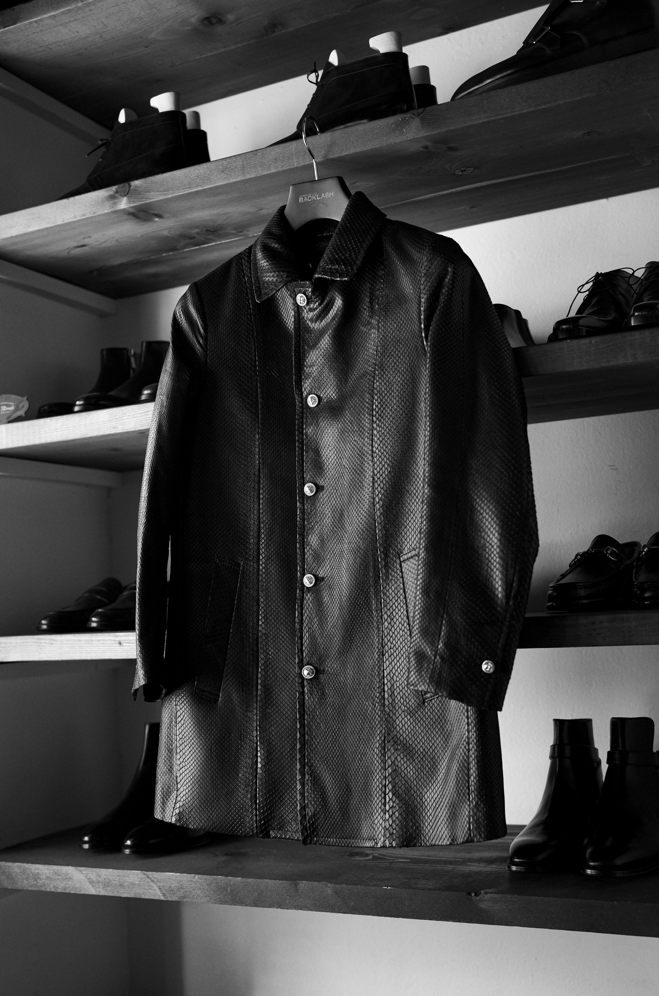 ISAMU KATAYAMA BACKLASH The Line PYTHON LEATHER CAR COAT No.AL-CT-02L 925 STERLING SILVER BLACK イサムカタヤマバックラッシュ ザライン パイソンレザー カーコート 925シルバー ブラック ショートコート コート 別注 オリジナル カスタム 蛇 ヘビ