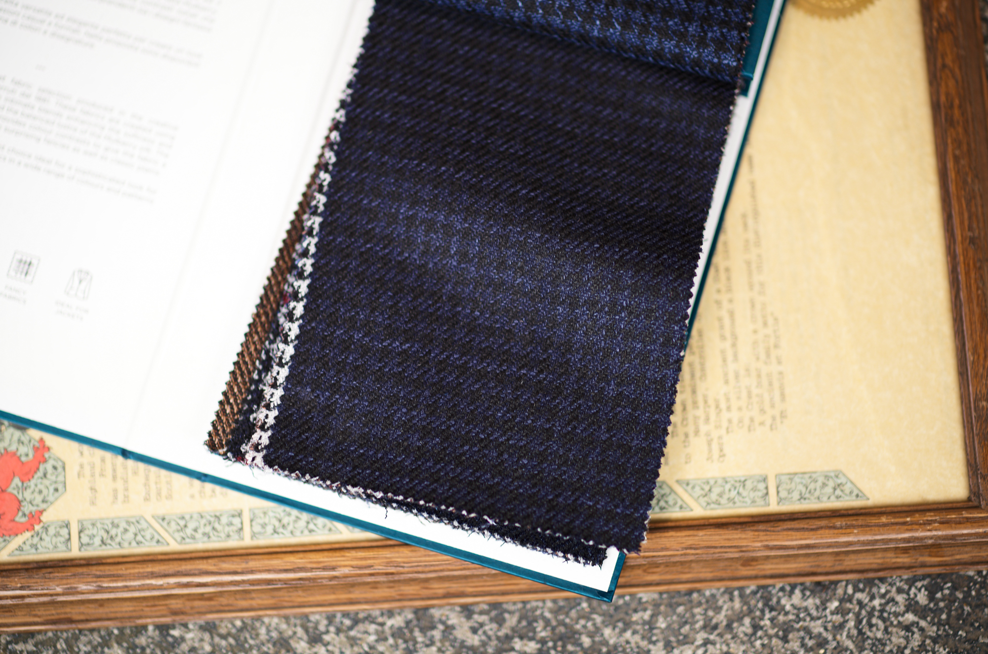 Sartoria Curvarti "BESPOKE" CERRUTI OXYGEN WINTER VIRGIN WOOL and SILK SINGLE BREASTED JACKET NAVY HOUNDTOOTH 2025AW サルトリア・クルヴァルティ ビスポーク ヴァージンウール シルク シングルブレステッド ジャケット ネイビーハウンドトゥース 2025秋冬 愛知 名古屋 Alto e Diritto altoediritto アルトエデリット