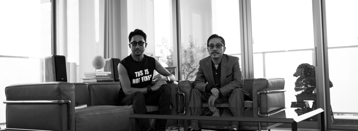 Yoshimasa Hoshiba /// KOJI BABA 馬場　康治（ばば　こうじ）ROLL 代表、デザイナー,Garage Cafe MANX by ROLL〒150-0033　東京都渋谷区猿楽町2 -12, 相野谷ビル 205 1964 昭和39年8月14日　福岡県生まれ1986,3月 ROLLは各時代のミュージシャンのスタイルをデザインソースに,音楽を通してのライフスタイル,プレイグラウンド(遊び場)を想定し,いつでも 音楽,艶っぽさ を感じさせる服作りを提案しながら,メンズウェアのベースにある機能性とディテールへのこだわりを大切に,また最大限の質を追求し,常に時代に合わせて【ROLL(ころがる)】していく一張羅(いっちょうら)的遊び着ウェア作りをコンセプトとして提案。ブランドネームROLLは、THE ROLLING STONESのKeith Richardsの名言...THE ROCK'S EASY,BUT THE ROLL IS ANOTHER THINGから由来するもので、ROCKすることは簡単で,ROLLは別物。ROLLすることが重要で大切なんだ...というキースの言葉に感銘を受け命名。メンズウェアのルーツであるベイシック,スタンダードそれらをベースに,変化する時代に合わせたROLLる物作りを目指しています。愛知 名古屋 Alto e Diritto altoediritto アルトエデリット ROL ロウル FIXER フィクサー コラボ Tシャツ ROLL ロゴTシャツ　干場義雅 馬場　康治 YOU TUBE ミニマルワードローブ minimal wardrobe Tシャツ ROLL TEE WHITE BLACK