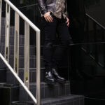 cuervo bopoha (クエルボ ヴァローナ) Sartoria Collection (サルトリア コレクション) Bal (バル) 9oz BLACK COMFORT DENIM ダメージ アンド レザーリペア タイトフィット ストレッチ クラッシュデニム パンツ BLACK × BLACK (ブラック × ブラック・10) MADE IN JAPAN (日本製) 愛知 名古屋 Alto e Diritto altoediritto アルトエデリット