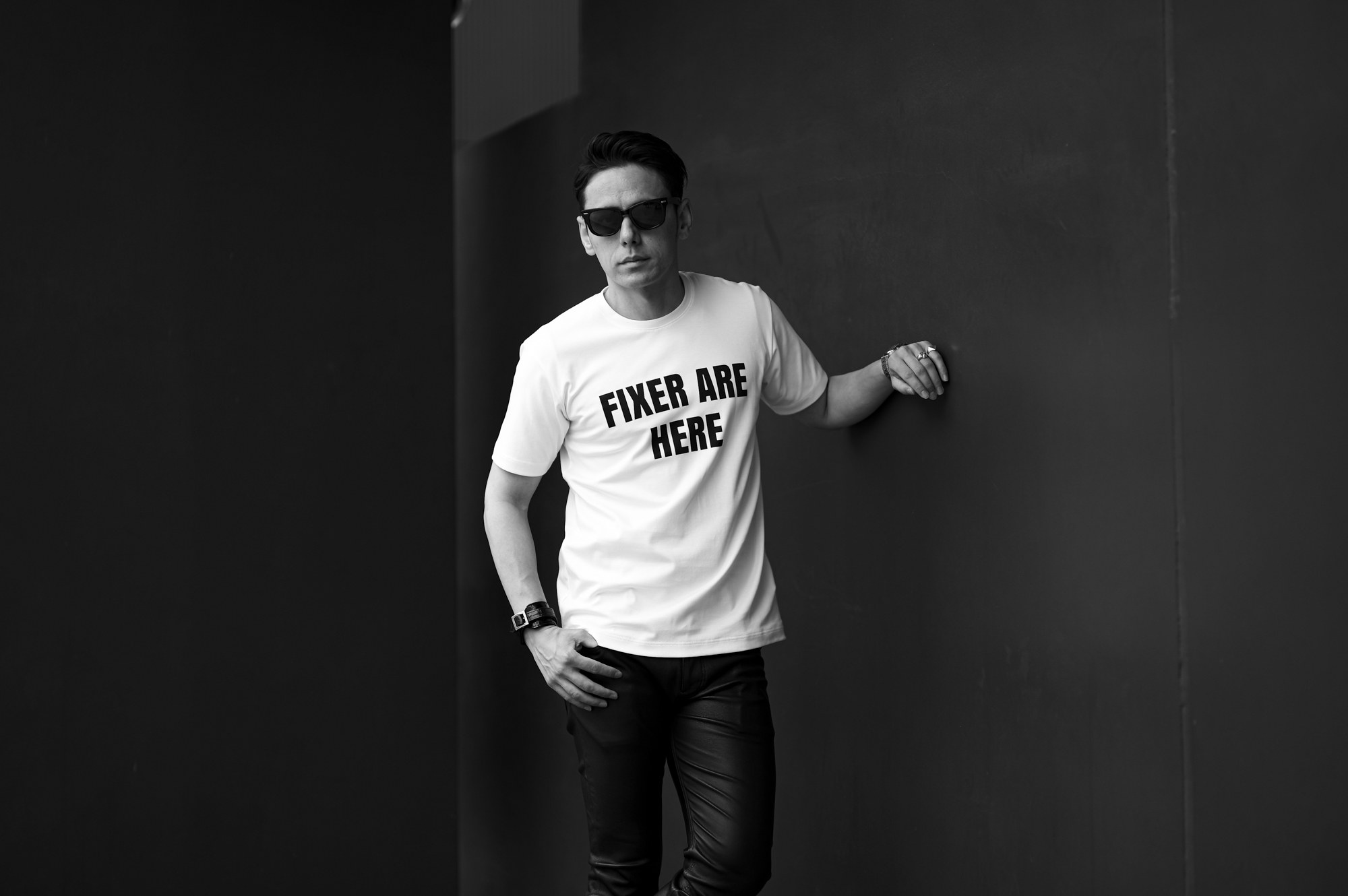 FIXER FTS-05 FIXER ARE HERE WHITE , BLACK  【ご予約開始】【2025.7.07(Mon)～2025.7.20(Sun)】フィクサー プリントTシャツ ホワイト ブラック 愛知 名古屋 Alto e Diritto altoediritto アルトエデリット
