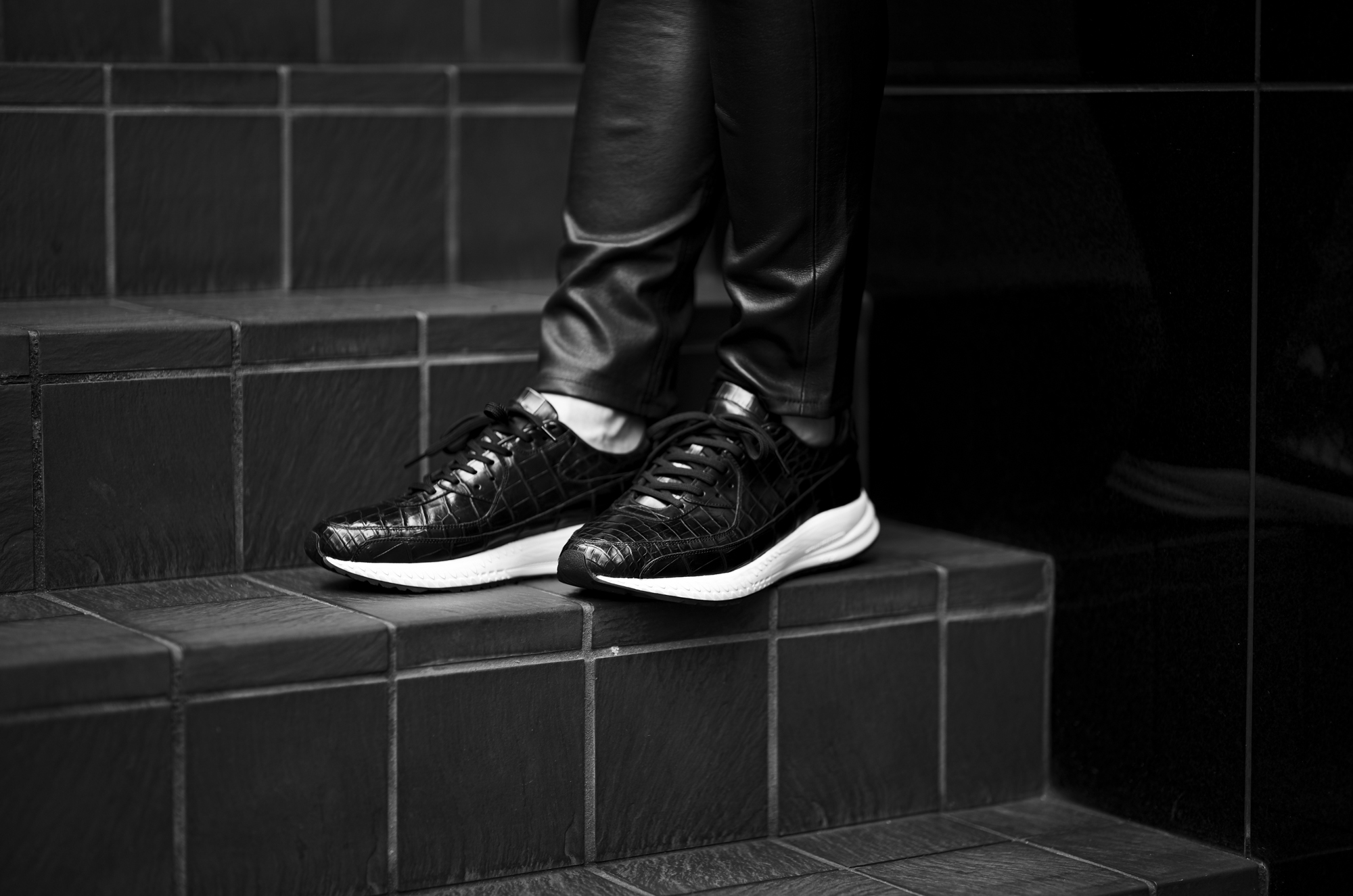 WH (ダブルエイチ) WHA-0001 FASTER Last (ファスター ラスト) CROCODILE LEATHER SNEAKERS クロコダイル レザー スニーカー BLACK×WHITE (ブラック×ホワイト) MADE IN JAPAN (日本製) 2025 【ご予約開始】愛知 名古屋 Alto e Diritto altoediritto アルトエデリット