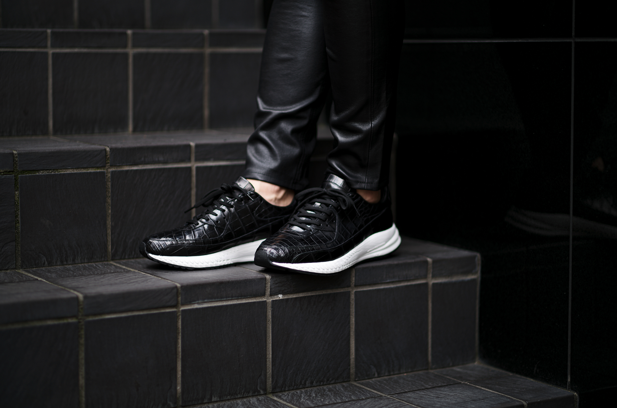 WH (ダブルエイチ) WHA-0001 FASTER Last (ファスター ラスト) CROCODILE LEATHER SNEAKERS クロコダイル レザー スニーカー BLACK×WHITE (ブラック×ホワイト) MADE IN JAPAN (日本製) 2025 【ご予約開始】愛知 名古屋 Alto e Diritto altoediritto アルトエデリット