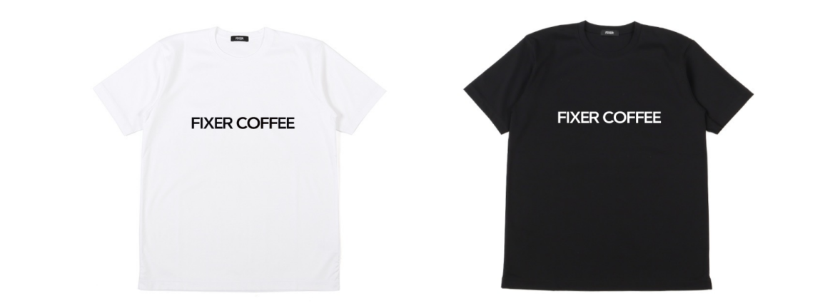 FIXER × "豆匠焙煎士 川上敦久" COLLABORATION EVENT 『FIXER CAFE』 2025.8.24 (sun)【FTS-15 FIXER COFFEE Print T-shirt BLACK , WHITE】フィクサー Tシャツ フィクサーコーヒー Tシャツ ブラック ホワイト【Sparkling,Hot,Ice,Cafeaulait,Softcream,Bean】 フィクサー フィクサーカフェ コーヒー Alto e Diritto altoediritto アルトエデリット POCKET FACTORY ポケットファクトリー COFFEE コーヒー POCK豆一鐵 〒462-0063 愛知県名古屋市北区丸新町９３ 川上敦久さん 淹れる最高の珈琲 カフェ ポケットファクトリー　ここでしか、手にできない最高のコーヒーをゲットしてください。現在カフェ営業はおこなっておらず、特売日の毎月、第2週目の土曜日、日曜日の豆の挽き売りでの開放日となっておりますカリスマ焙煎士 川上敦久氏 カリスマ焙煎士　川上 敦久氏について 長年の経験で培った五感と技術による“炭火焙煎”は、お客さまに喜ばれる最高に美味しいコーヒーを生み出しています。 通常はガス焙煎が多いなか、川上敦久氏は炭火焙煎にこだわり抜いています。原料の豆や機械に依存せず、湿度や天候にも一切影響されることなく、自分の五感と焙煎技術で生豆にしっかり味を付け、自分が手にしたコーヒー豆を最高の状態に仕上げています。川上敦久氏のコーヒーを是非ご堪能ください。川上 敦久氏のプロフィール2006年 天皇陛下植樹祭にて一級品ブレンド「道～みち～」が参加2010年 鳩山会館の新春パーティーに「天才焙煎士 川上敦久」として参加2011年 タイ王国王室財団管理農園より招聘王の依頼で「タイアラビカゴールデントライアングル」商品開発2013年 スリランカ国営コーヒー農園プロデュース 「スリランカ政府認定焙煎士」の称号を得る2014年 フランスの高級宝飾品ブランドBoucheron発表会のノベルティーに採用2014年 世界企業ネスレ「ドルチェグスト」に抜擢され 全国ＣМにて放映2017年 JRAからの抜擢で中京競馬場パノラマカフェを期間限定オープン2018年 東急ホテル主催ロイヤル会員イベントで定員60人に600人超が応募2019年 天皇陛下第70回全国植樹祭に「線」が参加2020年 MITSUKOSHI特招会に採用2020年