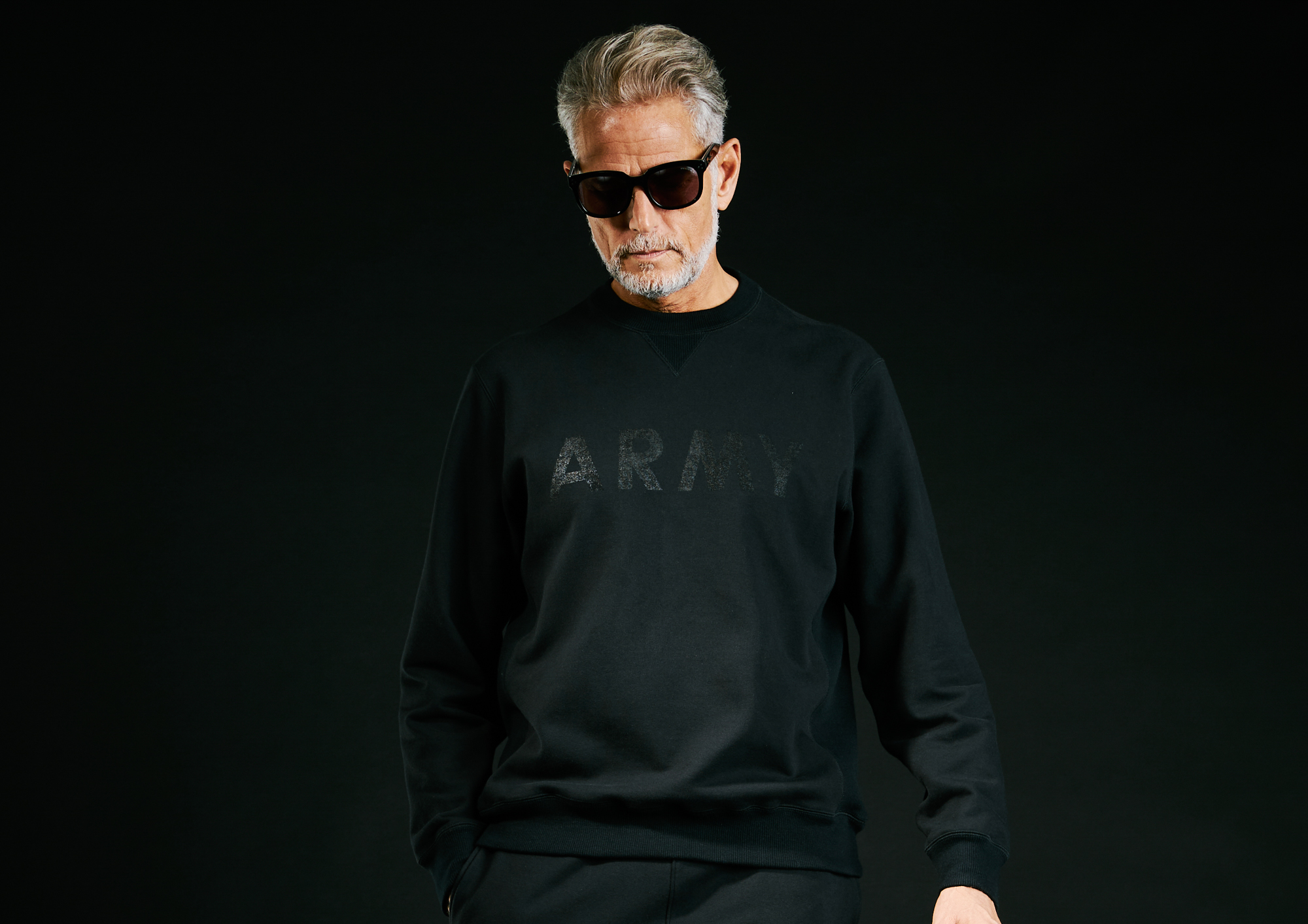 1PIU1UGUALE3 (ウノピュウノウグァーレトレ) BLACK MILITARY BY