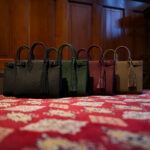 ACATE × cuervo bopoha (アカーテ × クエルボ ヴァローナ) KARIF MINI (カリフミニ) SHRINK LEATHER (シュリンクレザー) トートバッグ レザーバッグ BORDEAUX × GOLD(ボルドー×ゴールド) , GREEN × GOLD(グリーン×ゴールド) , TAUPE × GOLD(トープ×ゴールド) , BORDEAUX × SILVER(ボルドー×シルバー) , GREEN × SILVER(グリーン×シルバー) , TAUPE × SILVER(トープ×シルバー) MADE IN ITALY (イタリア製) 2025【入荷しました】【フリー分発売開始】 愛知　名古屋 Alto e Diritto altoediritto アルトエデリット レザーバック ミニバック