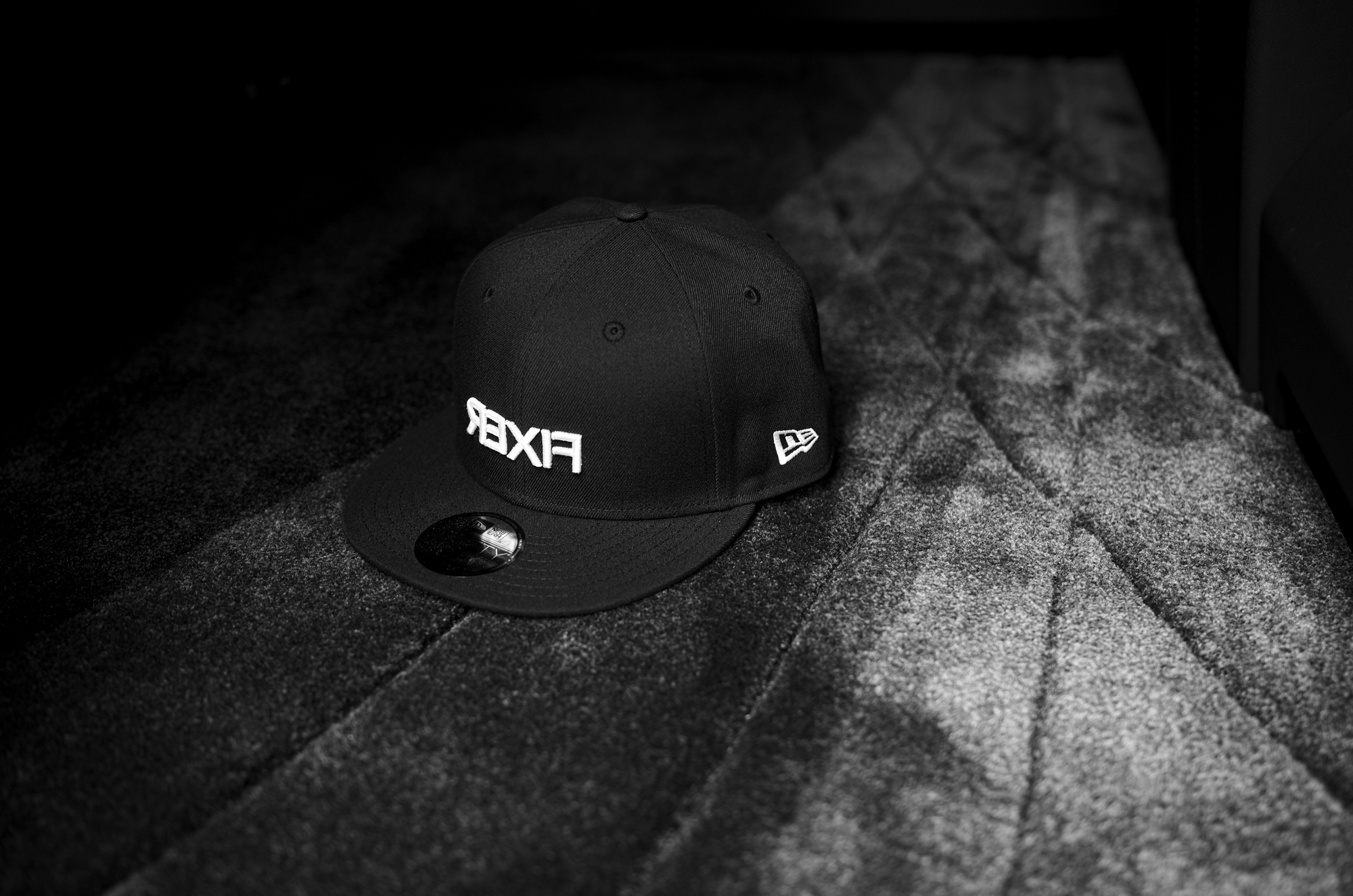 FIXER × NEW ERA 59FIFTY® "FNE-07" Reverse Logo BASEBALL CAP BLACK × WHITE フィクサー × ニューエラ リバースロゴ ベースボールキャップ ブラック ホワイト 愛知 名古屋 Alto e Diritto altoediritto アルトエデリット