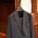 Sartoria Curvarti BESPOKE Drapers TOP LINE Super150s and CASHMERE SINGLE BREASTED SUIT Medium Gray 2025 サルトリア・クルヴァルティ ビスポーク ドラッパー トップライン カシミア ミディアムグレー 2025秋冬 愛知 名古屋 Alto e Diritto altoediritto アルトエデリット