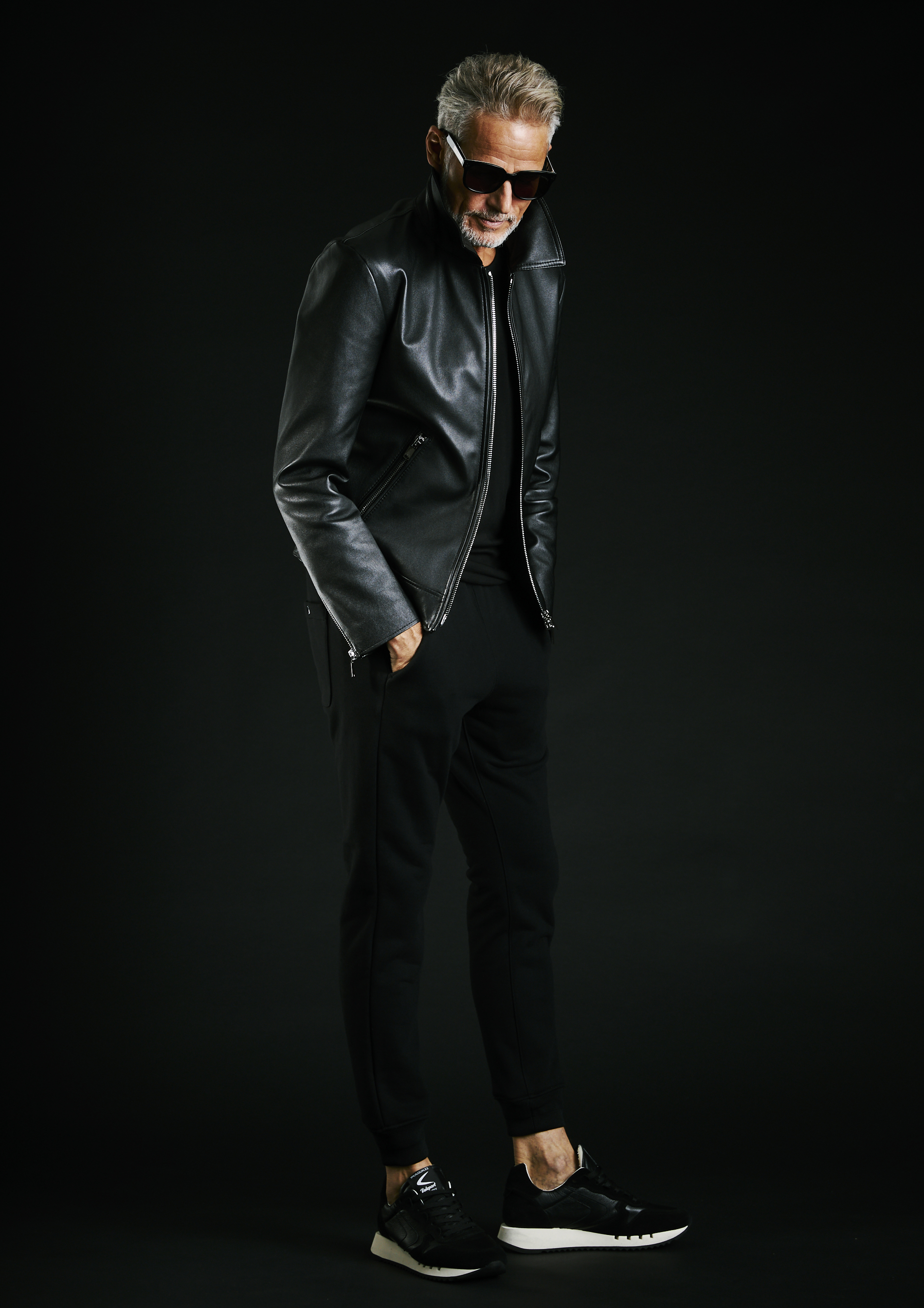 1PIU1UGUALE3 × FIXER (ウノピュウノウグァーレトレ × フィクサー