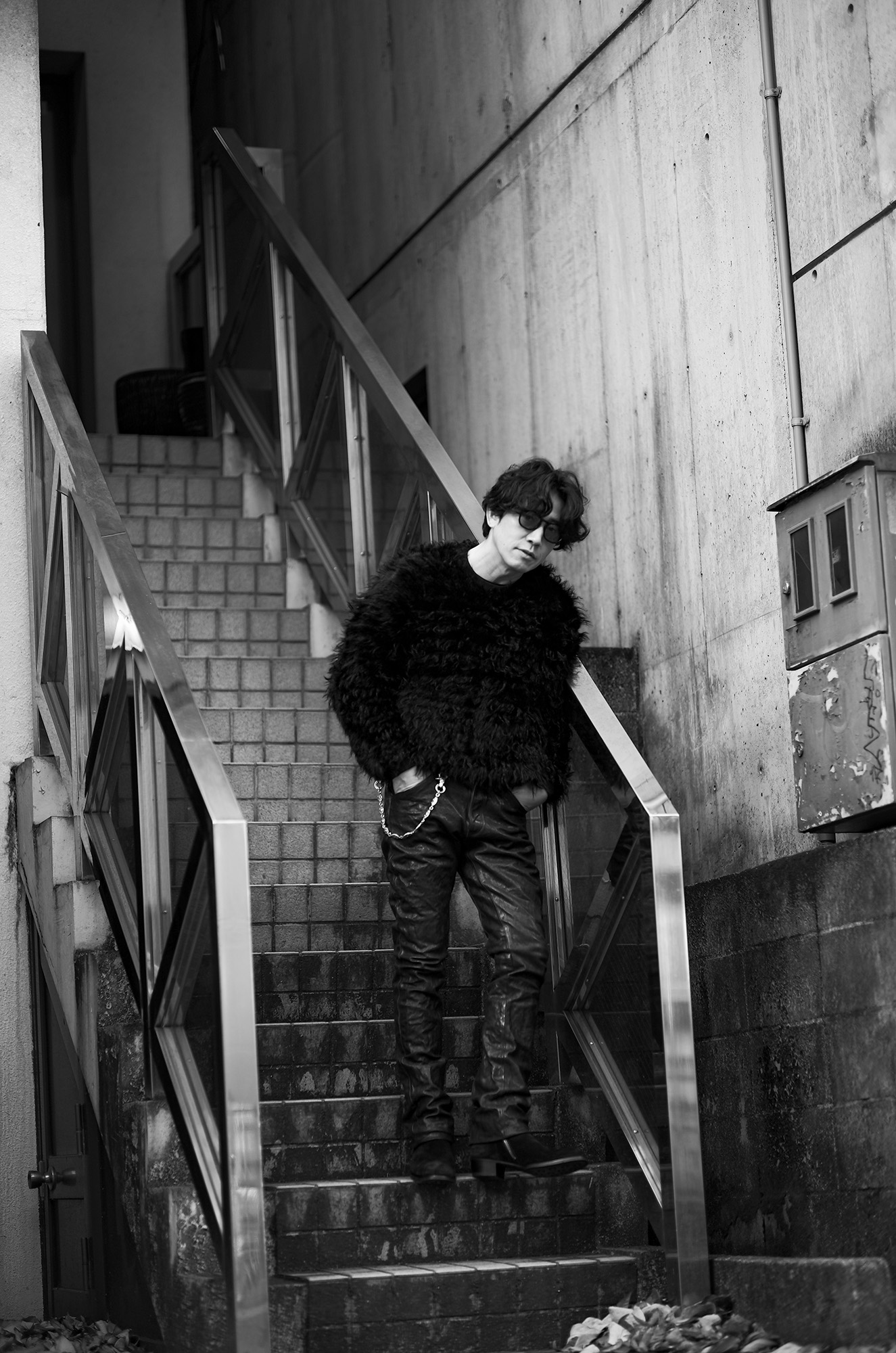 ISAMU KATAYAMA BACKLASH (イサムカタヤマ バックラッシュ) ITALY SHOULDER GARMENT-DYED PANTS No.1254-08 (イタリー ショルダー ガーメントダイ パンツ) レザー パンツ BLACK (ブラック) MADE IN JAPAN (日本製)  愛知 名古屋 Alto e Diritto altoediritto アルトエデリット 革パン レザーパンツ 木村拓哉 バックラッシュ ハーレー