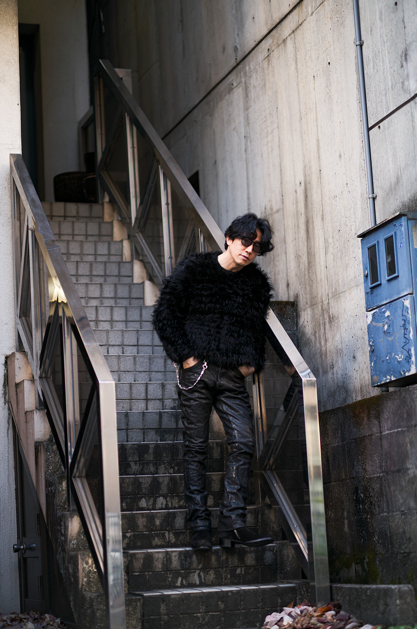 ISAMU KATAYAMA BACKLASH (イサムカタヤマ バックラッシュ) ITALY SHOULDER GARMENT-DYED PANTS No.1254-08 (イタリー ショルダー ガーメントダイ パンツ) レザー パンツ BLACK (ブラック) MADE IN JAPAN (日本製) 愛知 名古屋 Alto e Diritto altoediritto アルトエデリット 革パン レザーパンツ 木村拓哉 バックラッシュ ハーレー