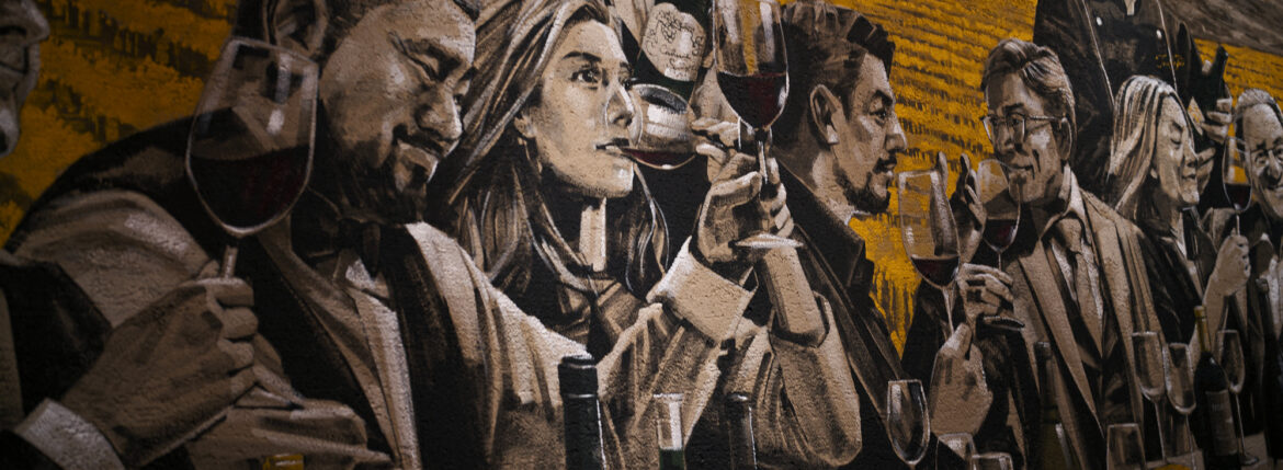 Tout La Joie Ism トゥ・ラ・ジョア イズム 460-0024 愛知県名古屋市中区正木1丁目14−2 名古屋 レストラン最高峰「トゥ・ラ・ジョア」 須本シェフ プロデュース イノベーティブ・フュージョン トゥ・ラ・ジョア(Tout la Joie) 須本一信 スモトイッシン Mのサラダ 四季の移ろいとともに料理が紡ぐ一期一会の物語――よろこびと笑顔にあふれたサロン・レストラン煉瓦とグリーンのコントラストが美しいファサードの、まるで芸術家のアトリエのような空間。ここで須本シェフが皿の上に紡ぐ物語は、人生のように一期一会。和やフレンチといった要素を織り交ぜ、食材の香りや食感、温度など五感を刺激する“須本料理”を楽しむことができます。唯一定番の「Mのサラダ」以外は、二度と出会えない料理ばかり。そのストーリーが披露される度に、このアトリエは新鮮な感動とよろこびに溢れるのです。