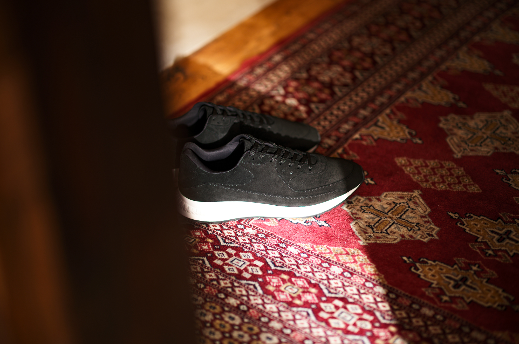 スエードなのに、品が崩れない理由  ーWHA-0001S という選択 ー  WH (ダブルエイチ) WHA-0001S SUEDE LEATHER SNEAKERS レザースニーカー BLACK×WHITE (ブラックスエード×ホワイト) 愛知 名古屋 Alto e Diritto altoediritto アルトエデリット