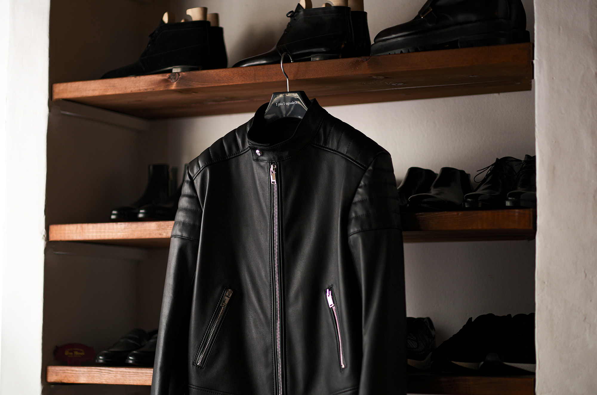 1PIU1UGUALE3 × FIXER F-2 evo｜Black Is Not a Color — 黒は関係性で