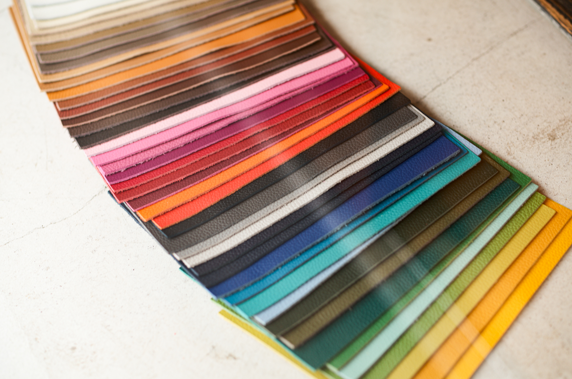 cuervo bopoha / クエルボ ヴァローナ|45 COLORS CALF SKIN ORDER EVENT|革を選ぶな、人生を選べ。|2026.3.21 (Sat) — 2026.3.29 (Sun) TOM RICHARD LEON MATT Ferro Vincent トム リチャード レオン マット フェッロ ヴィンセント レザージャケット ライダースジャケット