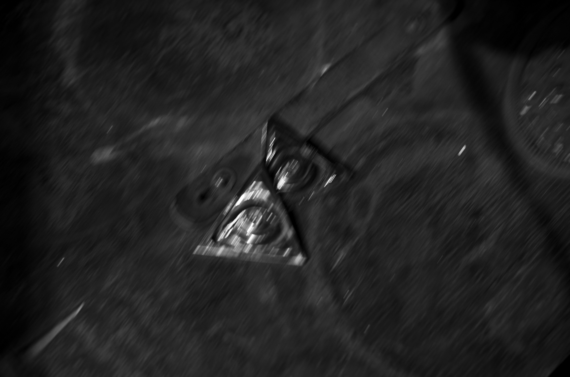 眼は内側を撃つ。｜The Eye Turns Inward. JAPAN 日本 愛知 名古屋 Alto e Diritto altoediritto アルトエデリット イルミナティ ILLUMINATI △