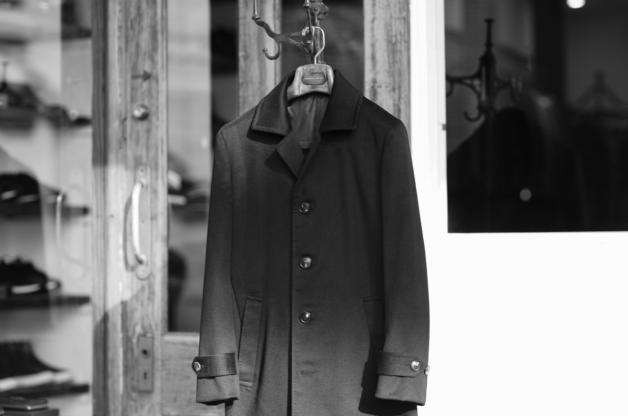Sartoria Curvarti “BESPOKE” Loro Piana CASHMERE BLACK — Not Just Black —サルトリア クルヴァルティ ビスポーク ロロピアーナ カシミヤ コート 愛知 名古屋 Alto e Diritto altoediritto アルトエデリット