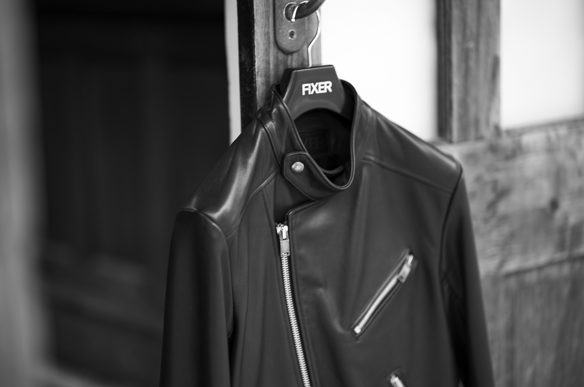 The Door Is Quietly Open — 扉は、静かに開いている Alto e Diritto altoediritto アルトエデリット JAPAN 日本 綴る FIXER F1